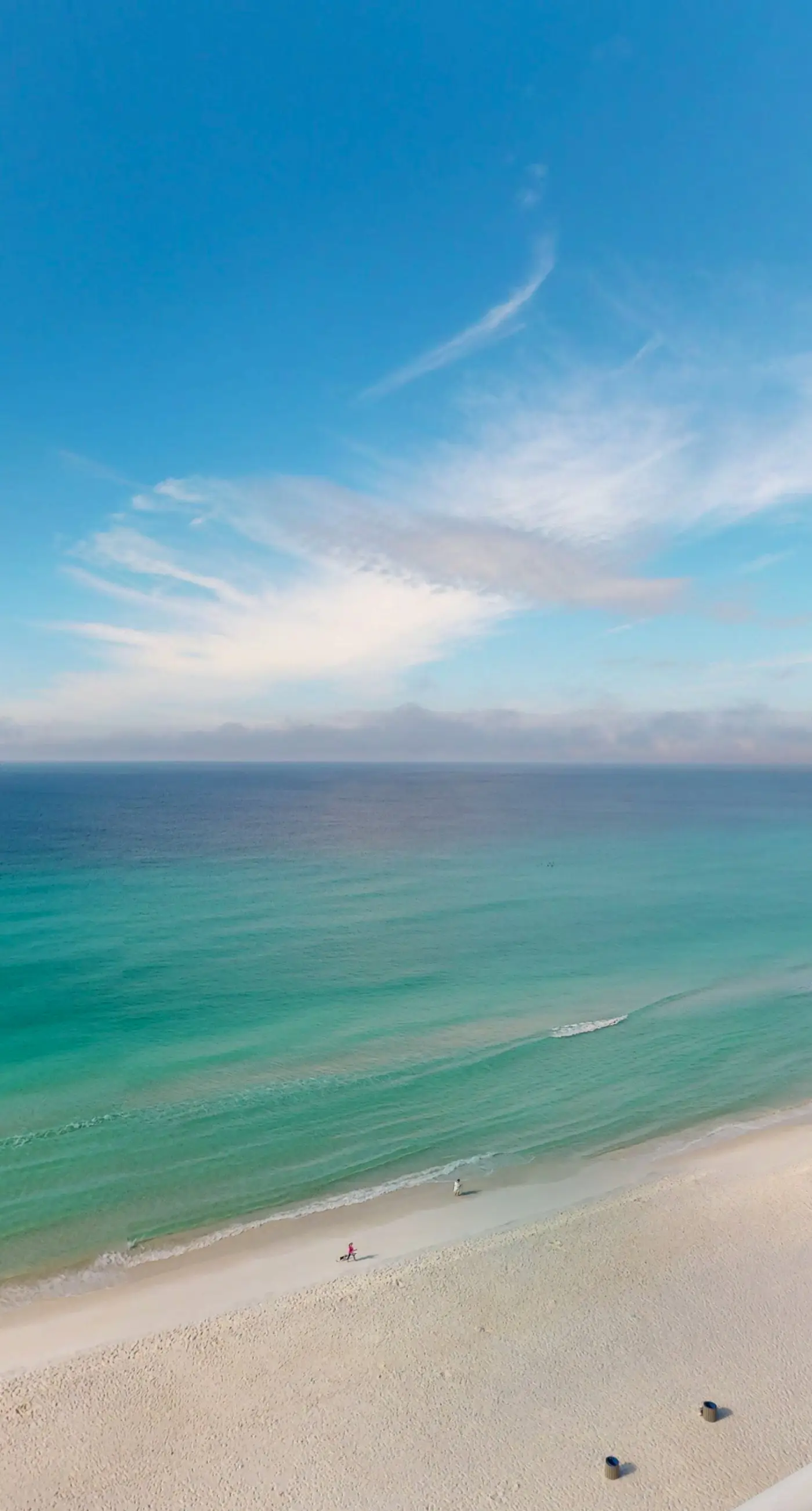 Gorgeous beachfront condo, shared pool and beach access