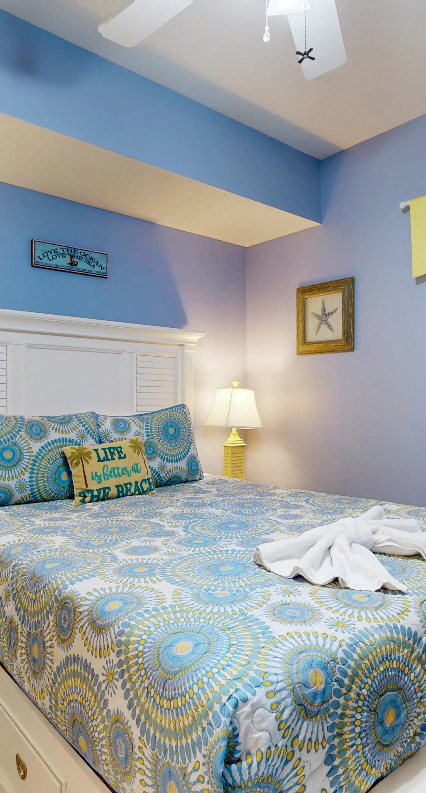 Gorgeous beachfront condo, shared pool and beach access