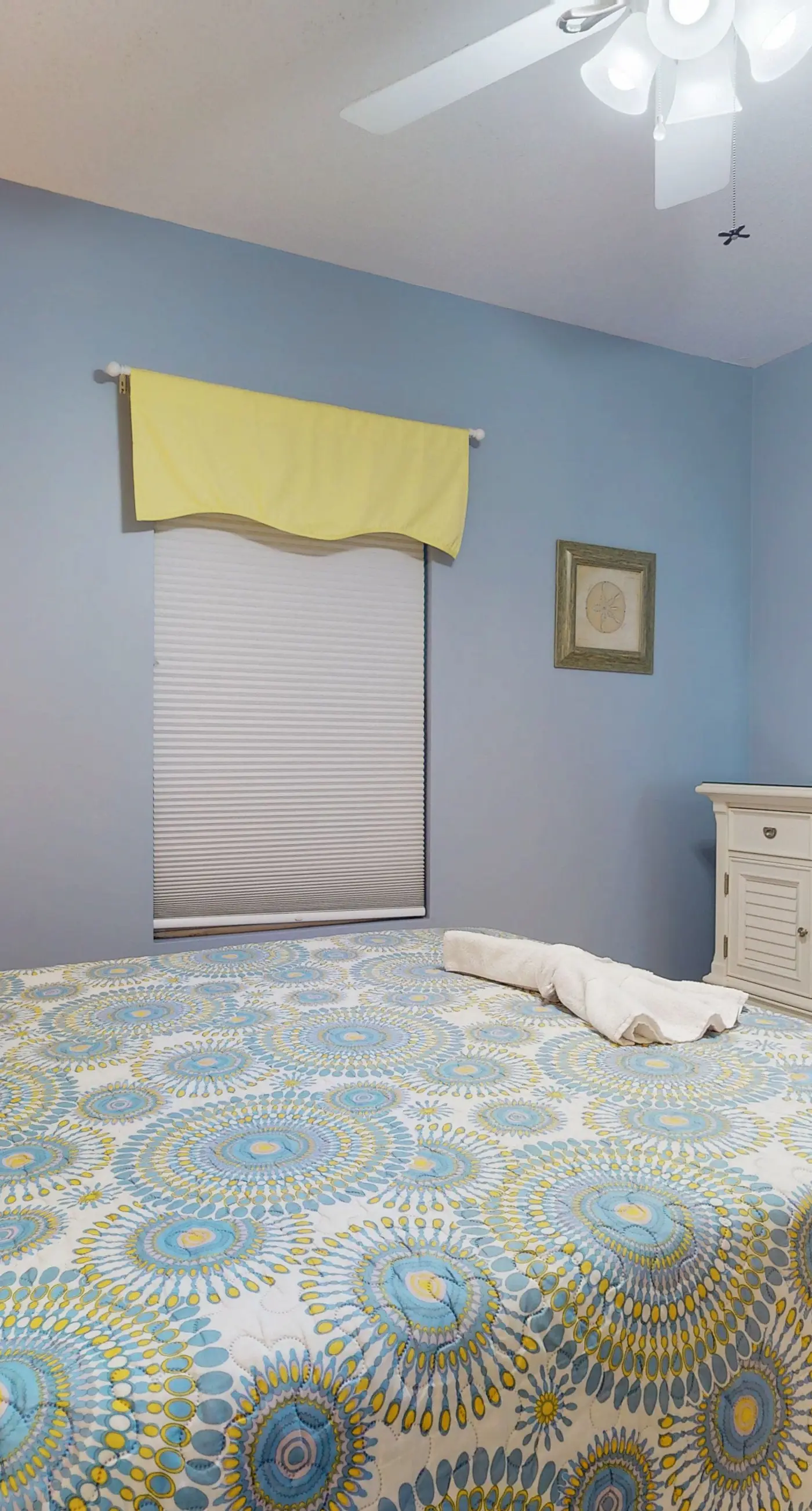 Gorgeous beachfront condo, shared pool and beach access