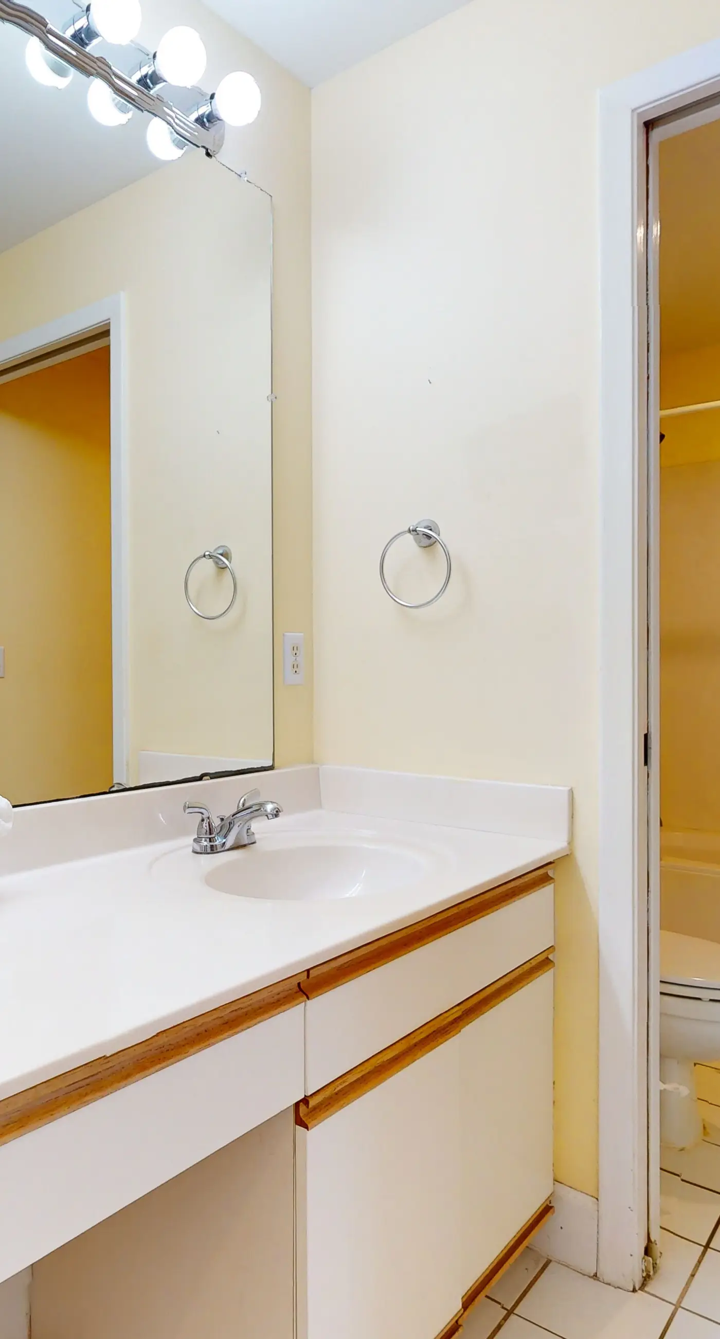 Waterfront Condo with Balcony, Washer/Dryer & Shared Pool