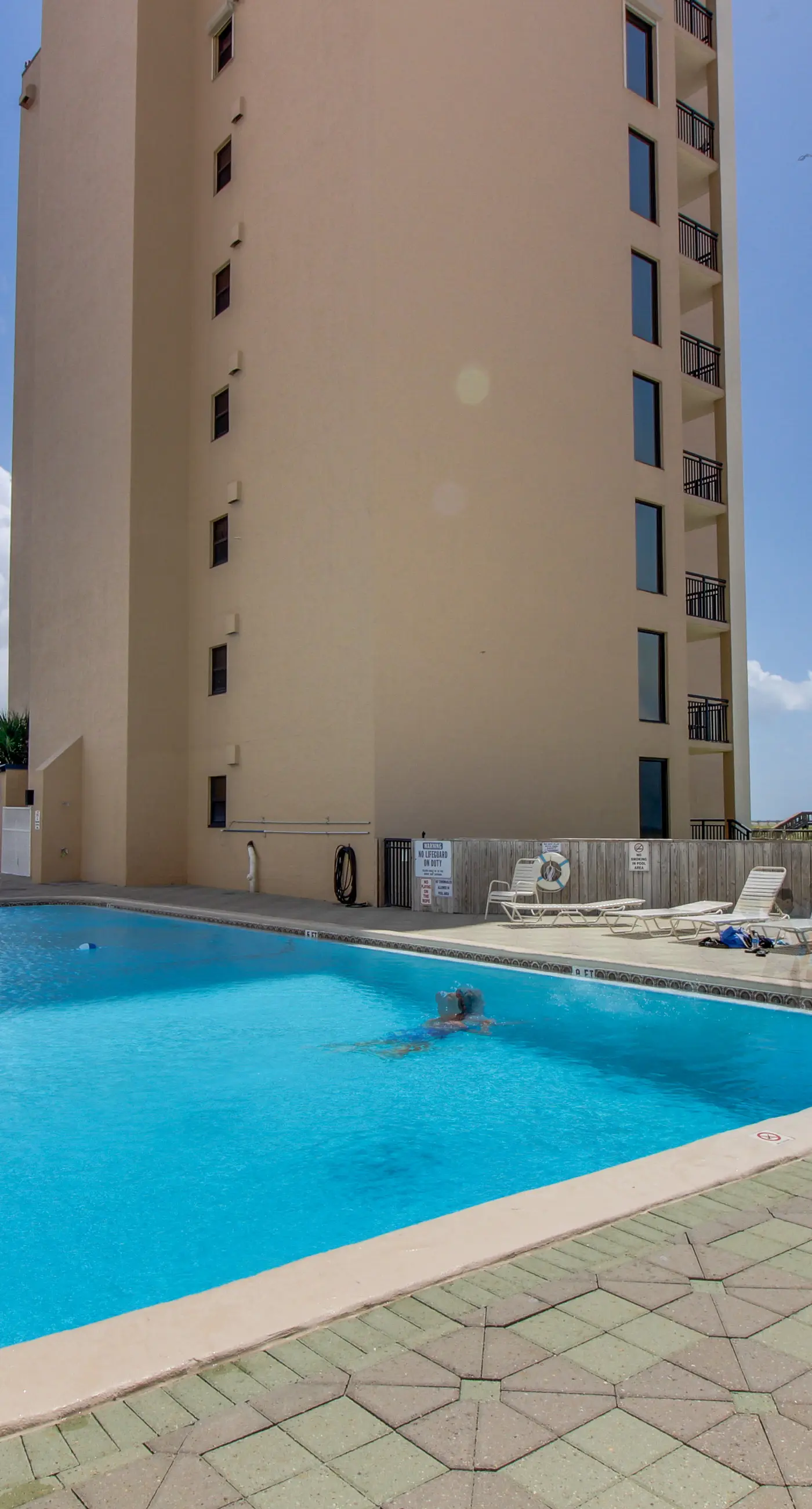 Beachfront Condo with Gulf-View, Balcony, with Shared Pool, & Gym