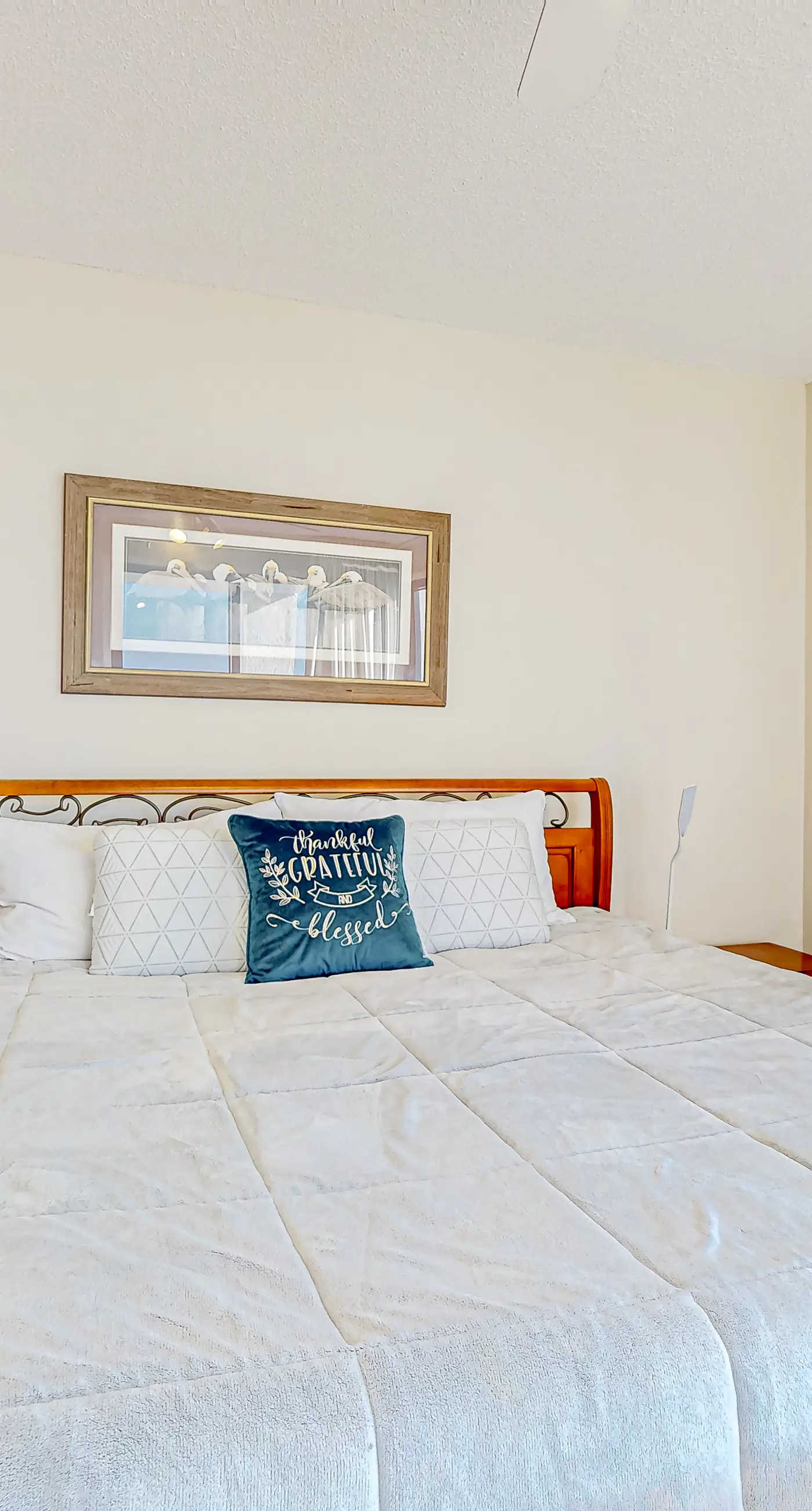Beachfront Condo with Gulf-View, Balcony, with Shared Pool, & Gym