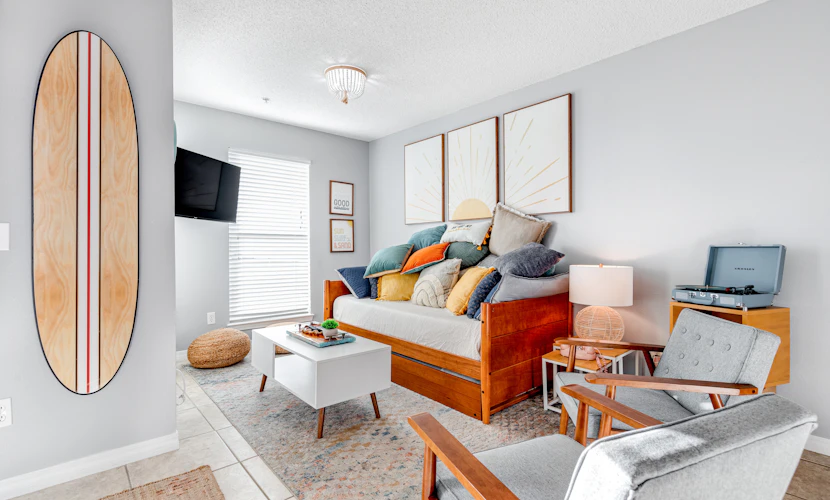 Sunny beachside condo with pool, central AC & washer&dryer