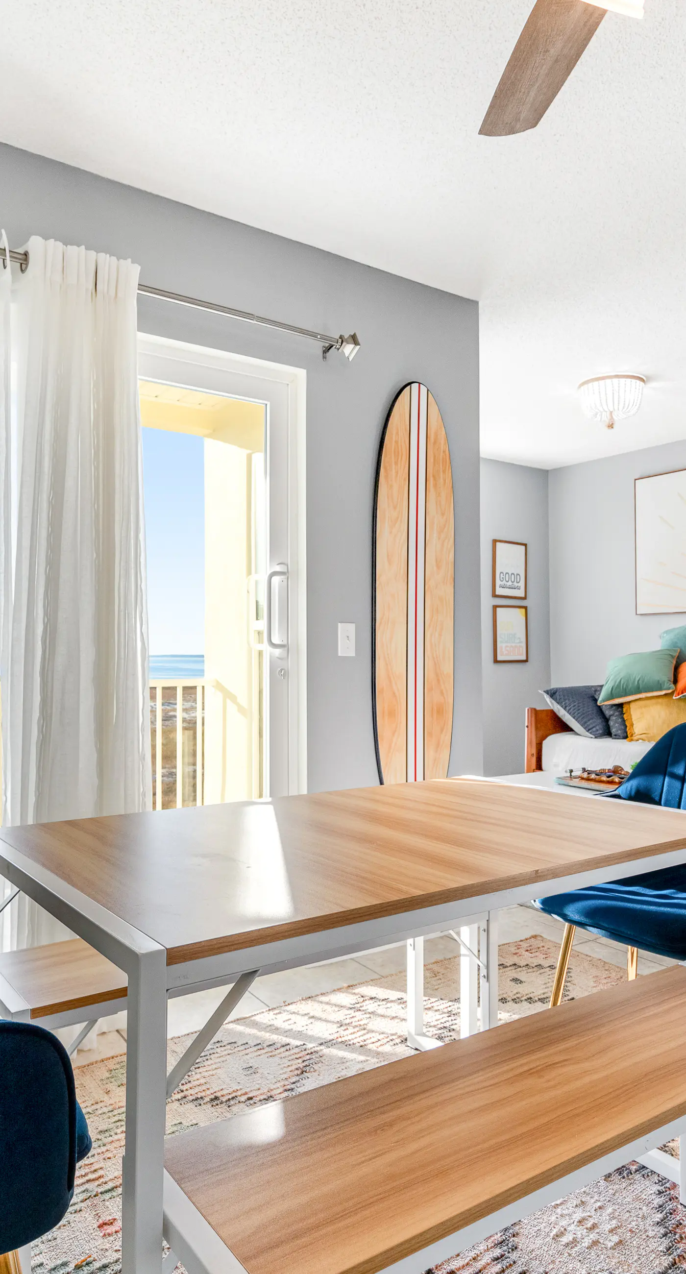 Sunny beachside condo with pool, central AC & washer&dryer