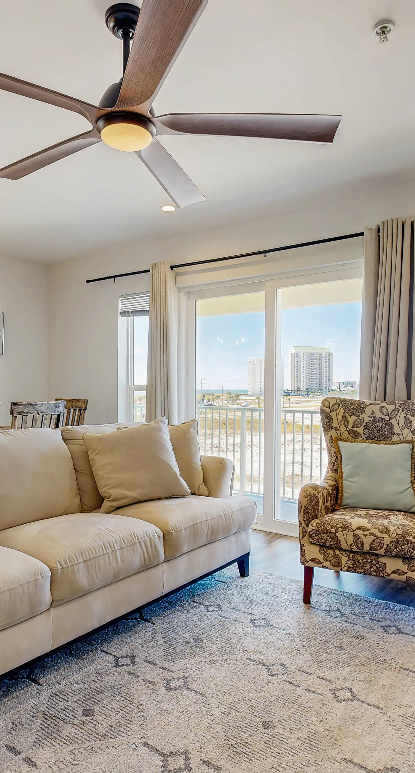 Gorgeous coastal home with shared pool & easy beach access