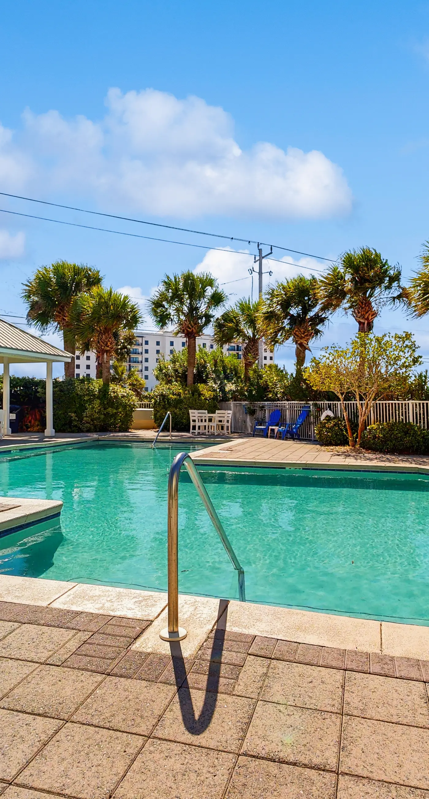 Gorgeous coastal home with shared pool & easy beach access