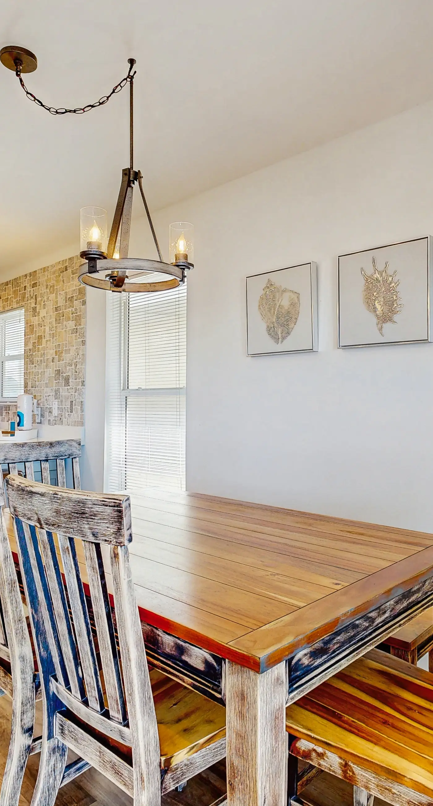 Gorgeous coastal home with shared pool & easy beach access