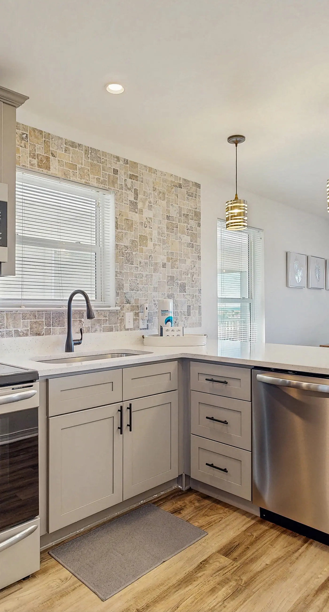 Gorgeous coastal home with shared pool & easy beach access