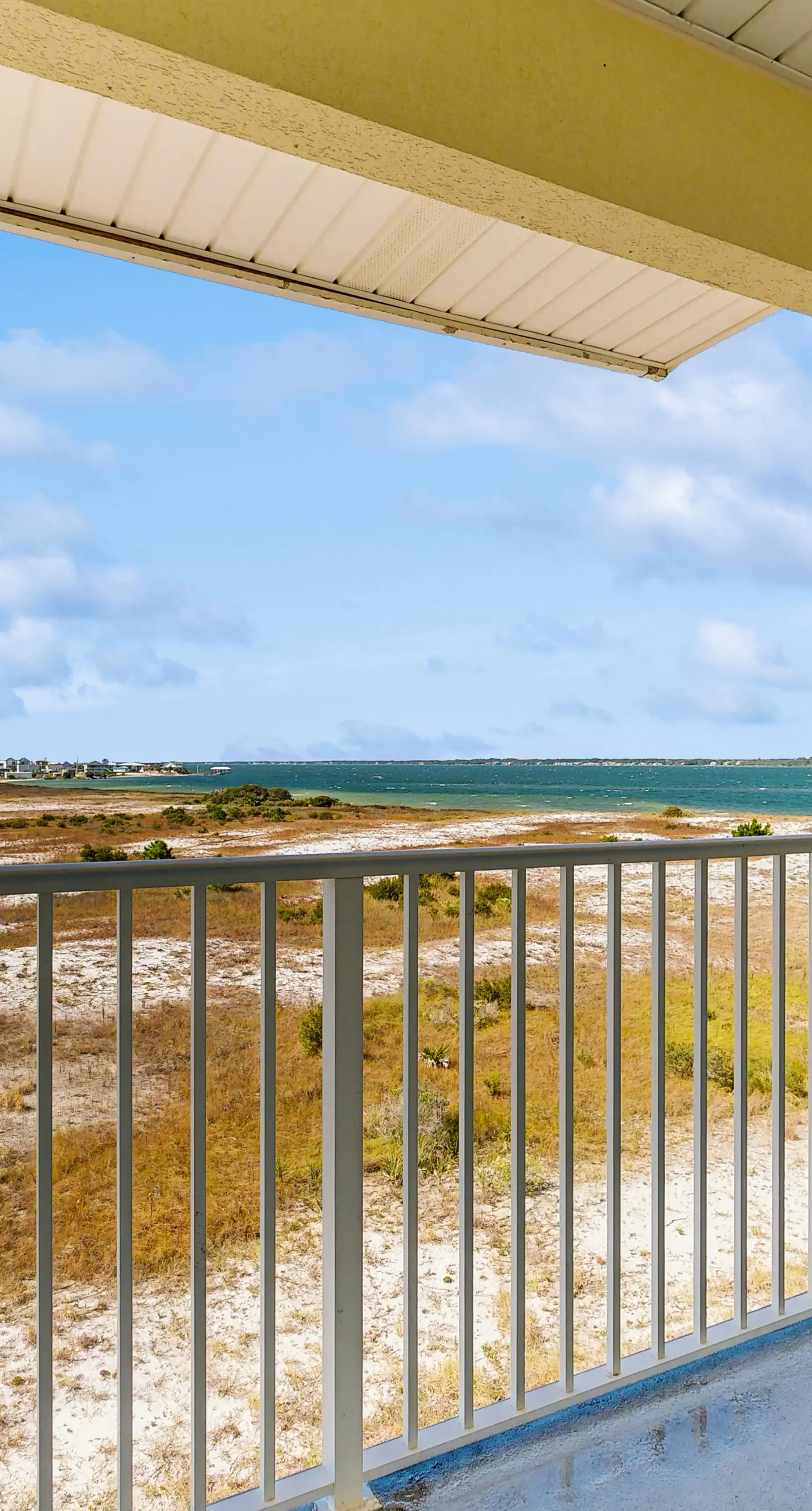 Gorgeous coastal home with shared pool & easy beach access
