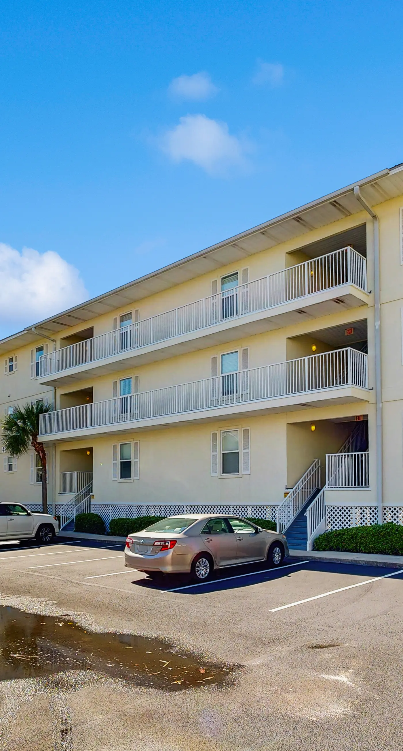 Gorgeous coastal home with shared pool & easy beach access