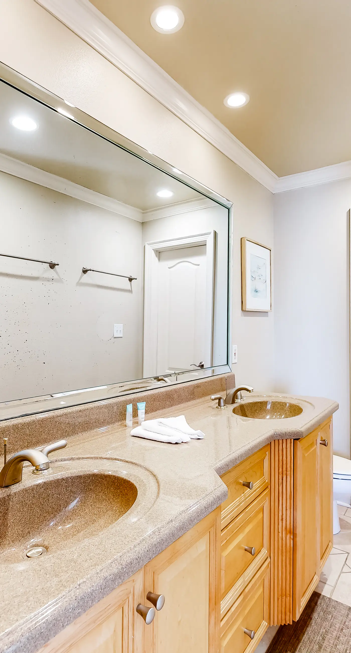 Three-Story Beachfront Gem with a Private Balcony, Ocean View, & Full Kitchen