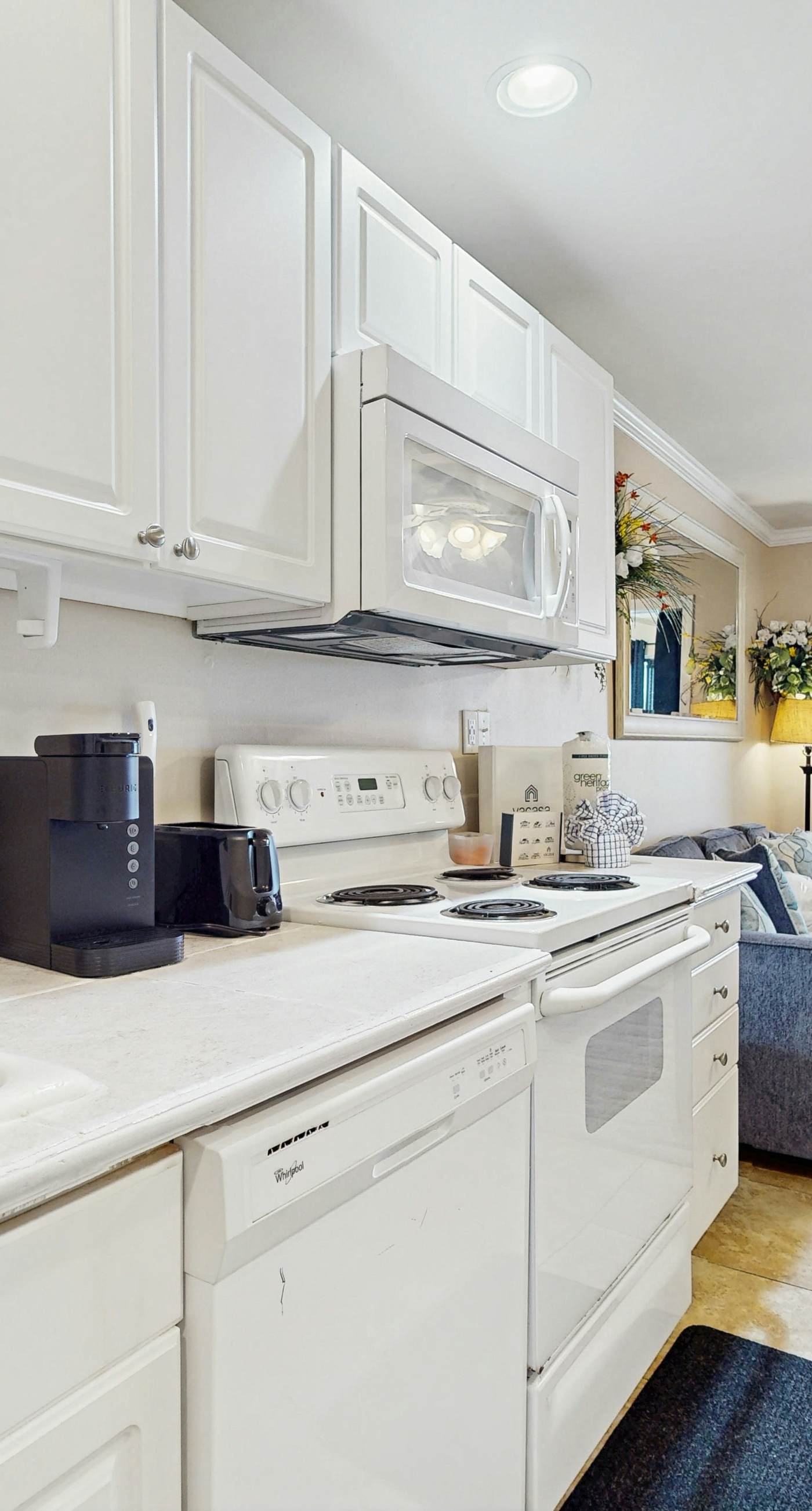 Studio with a patio, pool access, and central AC - snowbird friendly