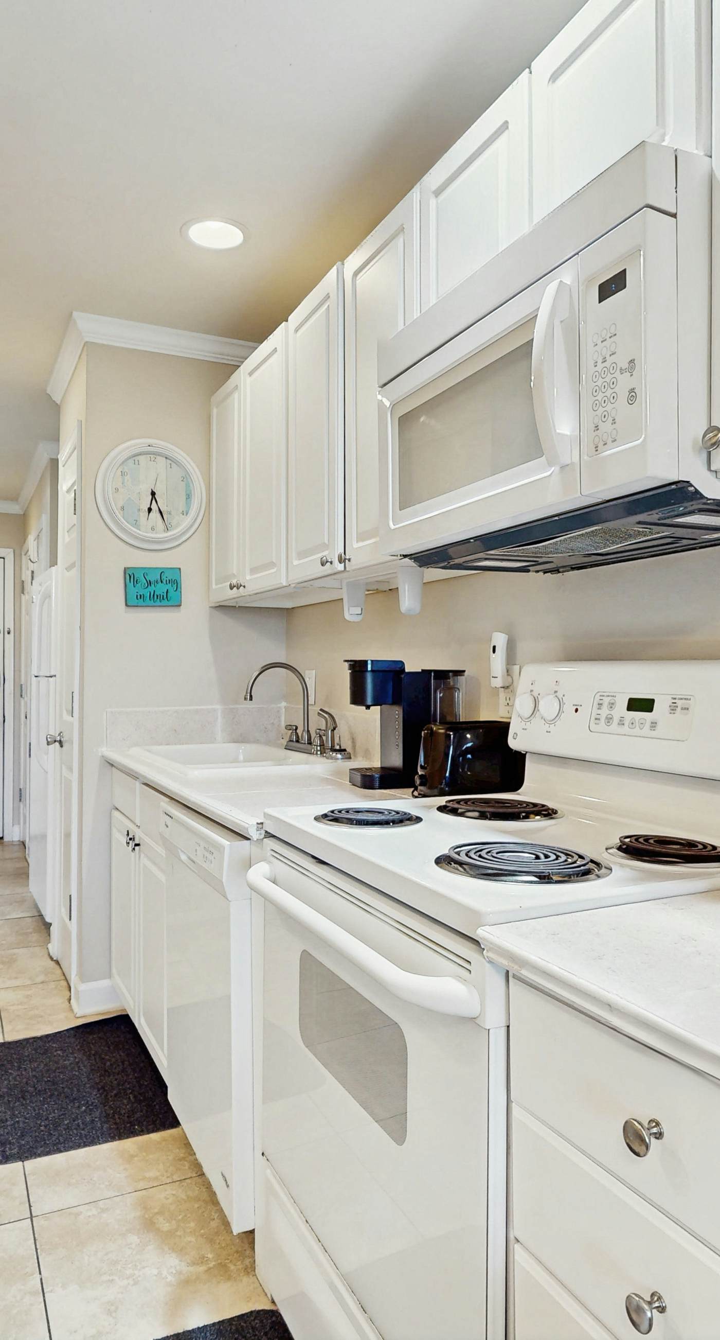 Studio with a patio, pool access, and central AC - snowbird friendly