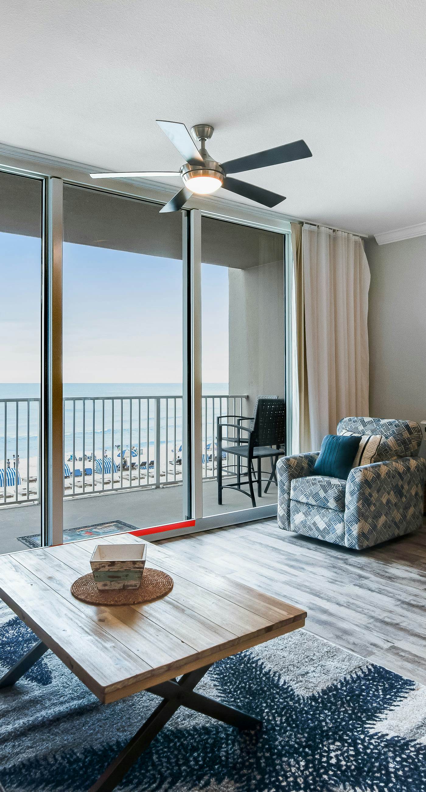 Beachfront dream with central AC, washer/dryer, pools & hot tub