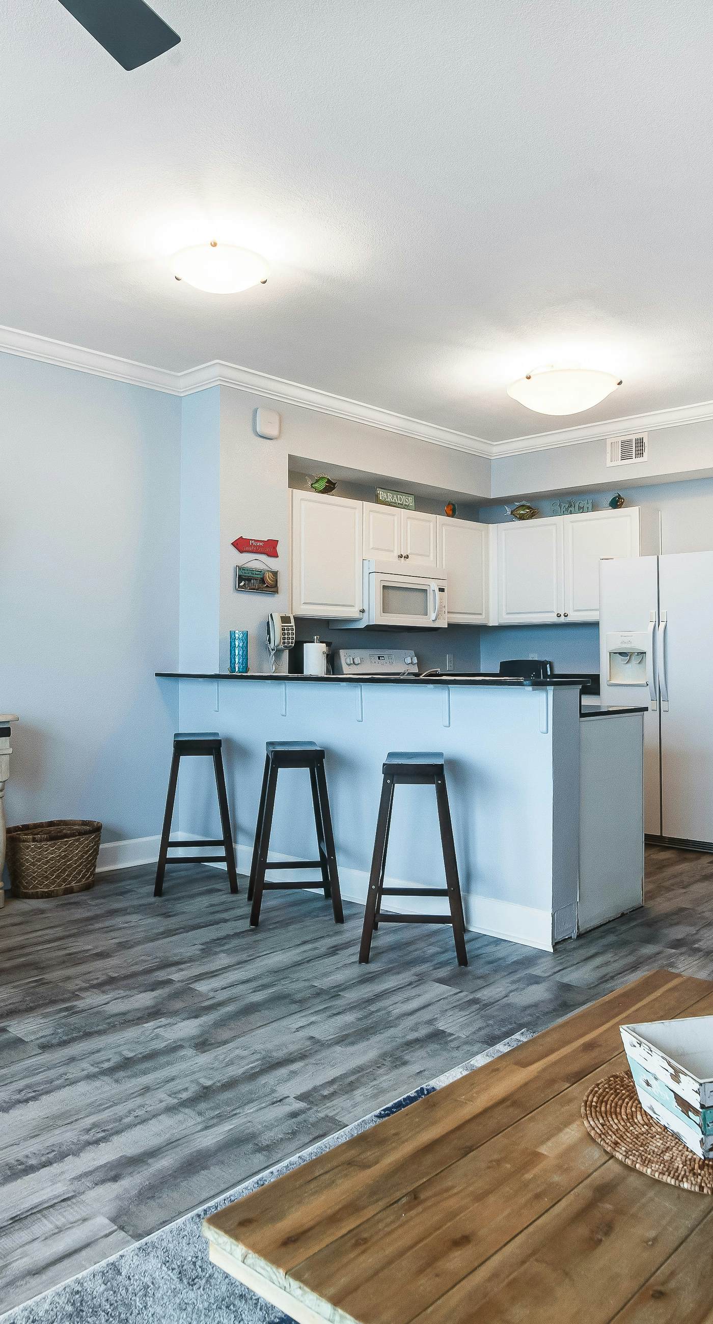 Beachfront dream with central AC, washer/dryer, pools & hot tub