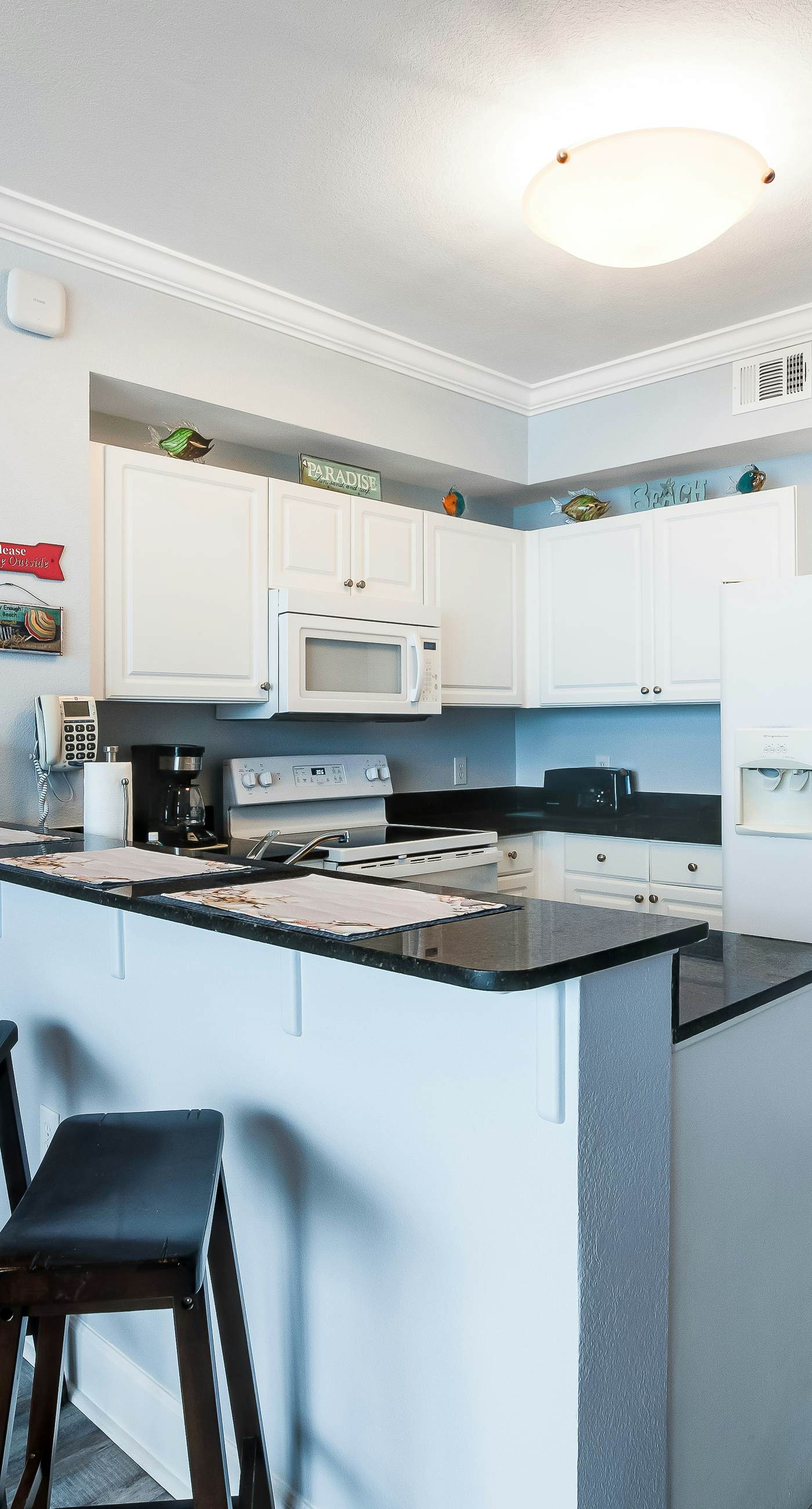 Beachfront dream with central AC, washer/dryer, pools & hot tub