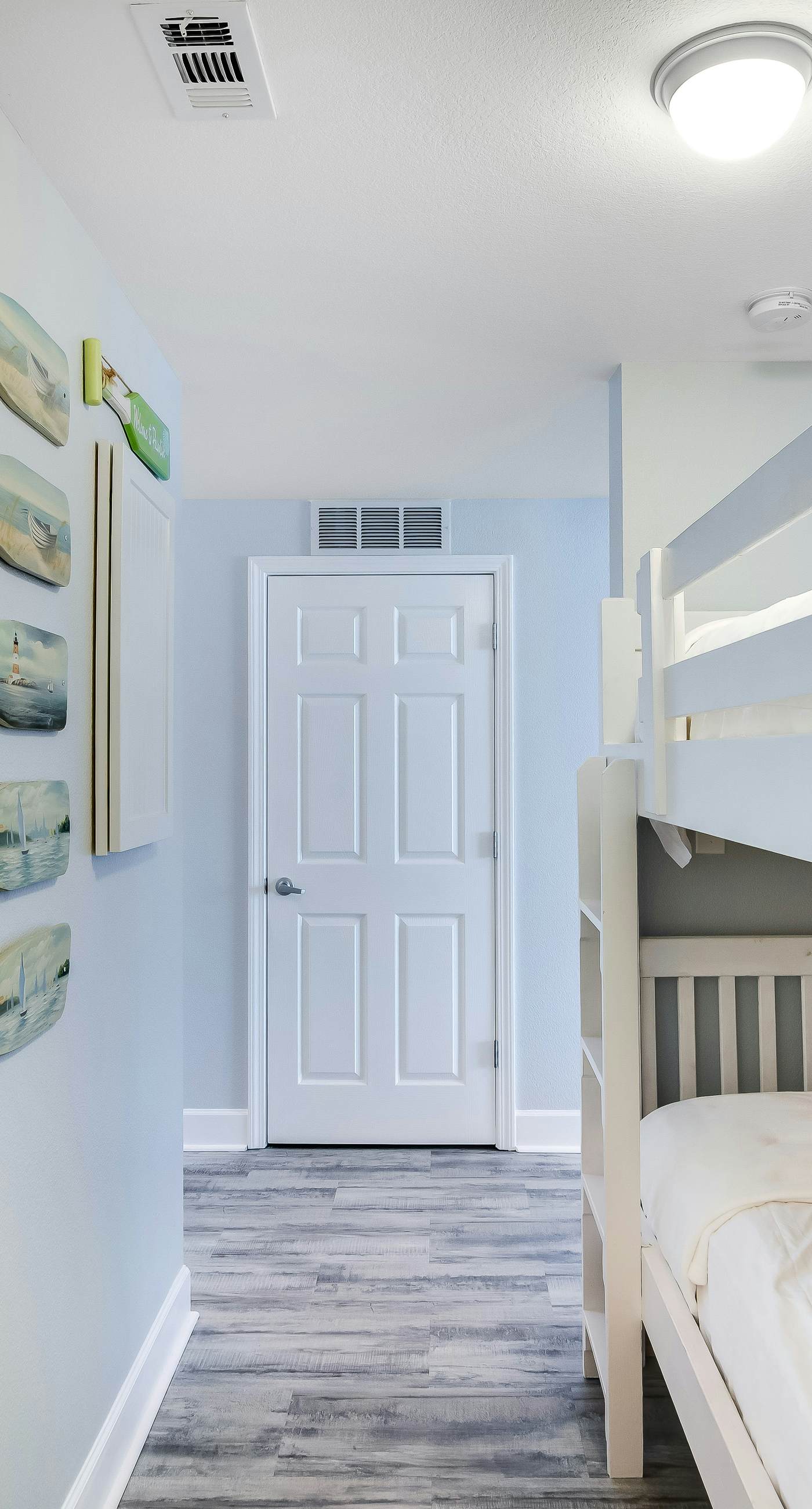 Beachfront dream with central AC, washer/dryer, pools & hot tub