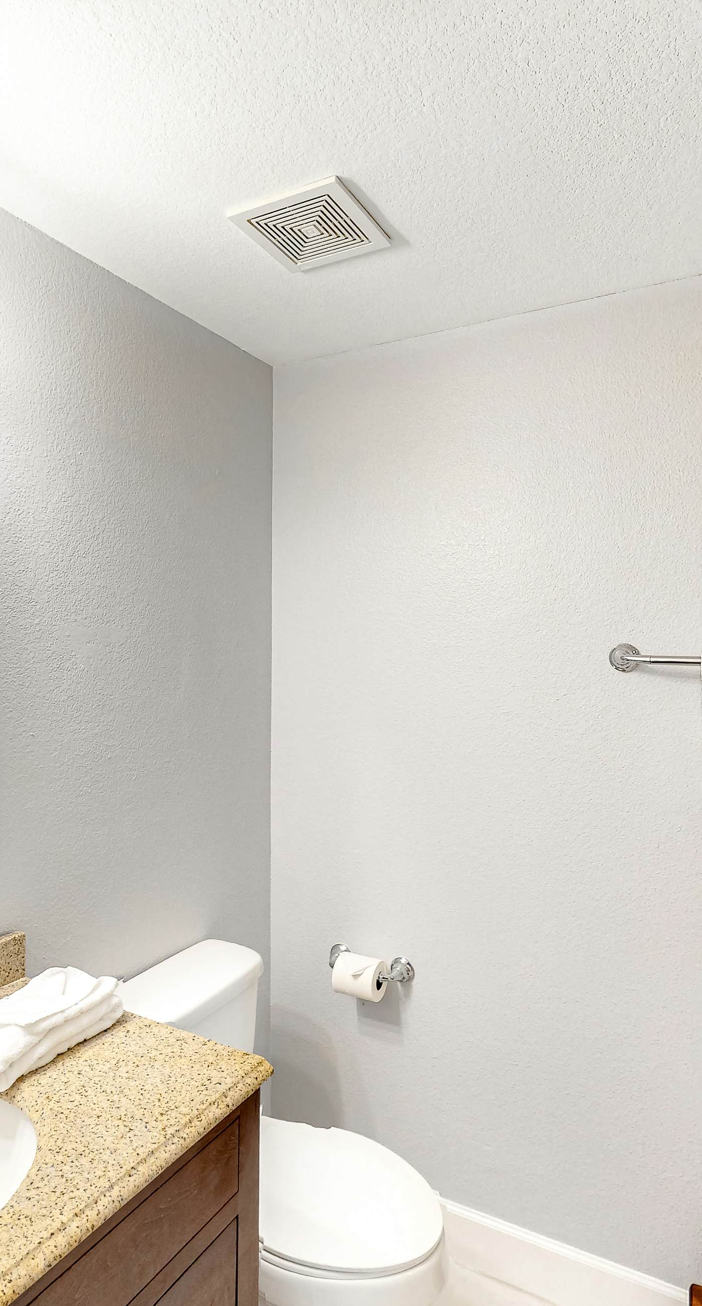 Beachfront dream with central AC, washer/dryer, pools & hot tub