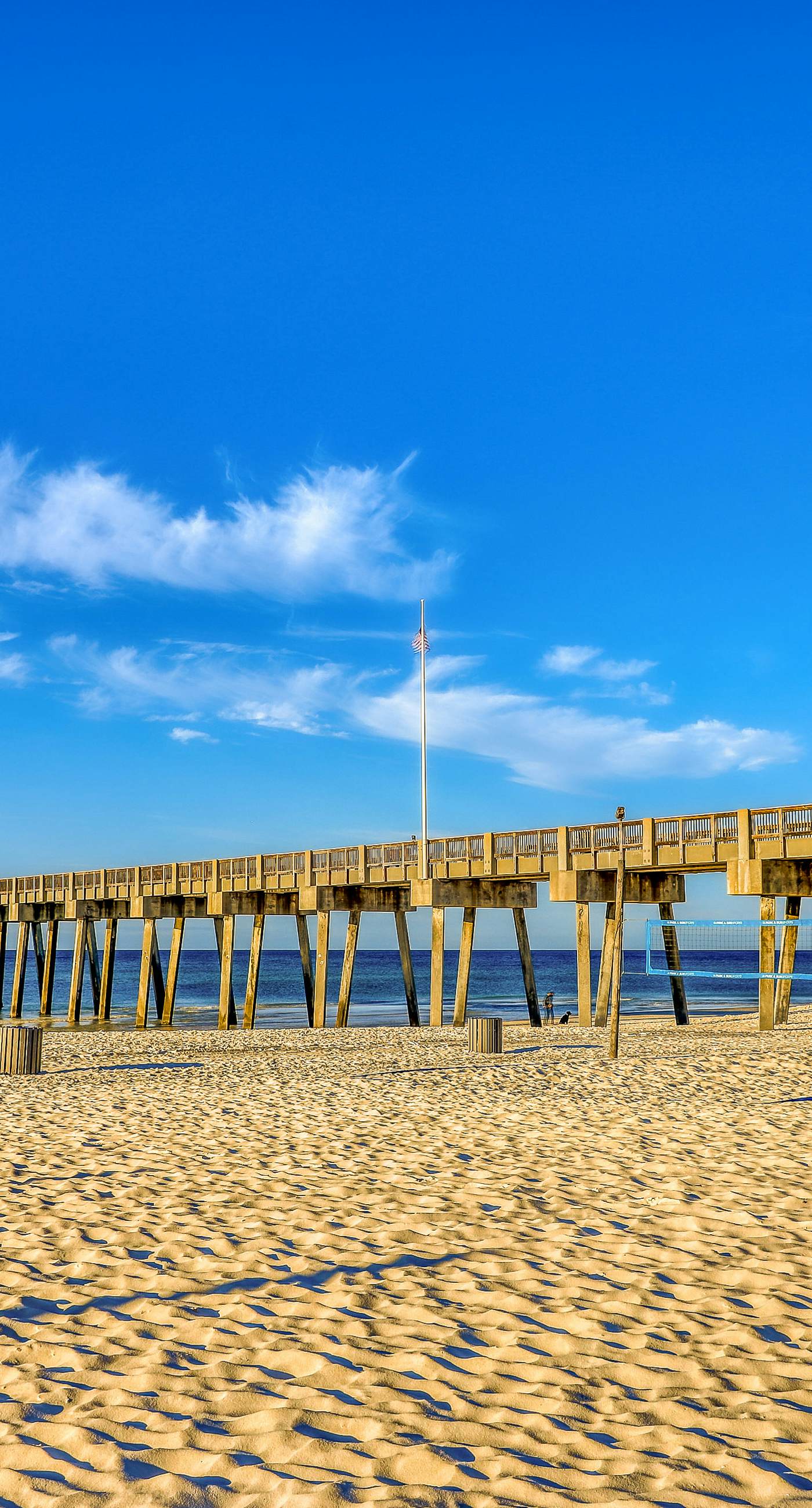 Beachfront dream with central AC, washer/dryer, pools & hot tub