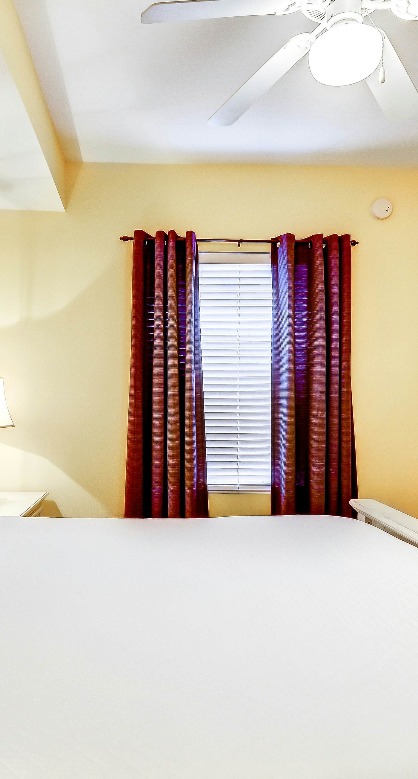 Gorgeous coastal condo with pool, hot tub, fitness center/Roman spa