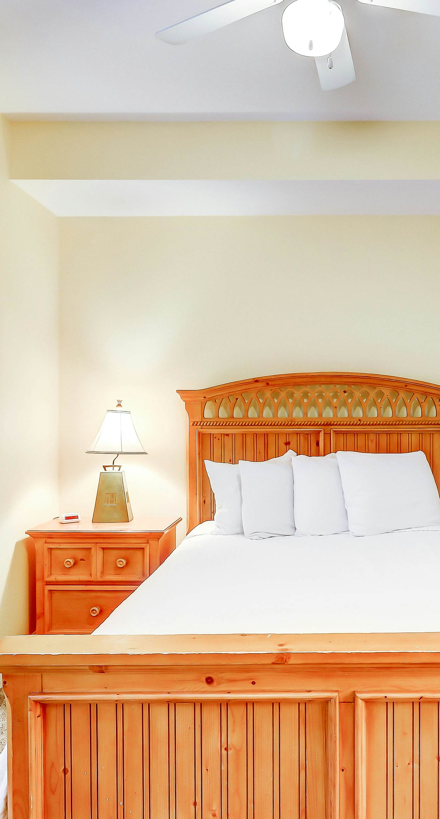 Gorgeous coastal condo with pool, hot tub, fitness center/Roman spa