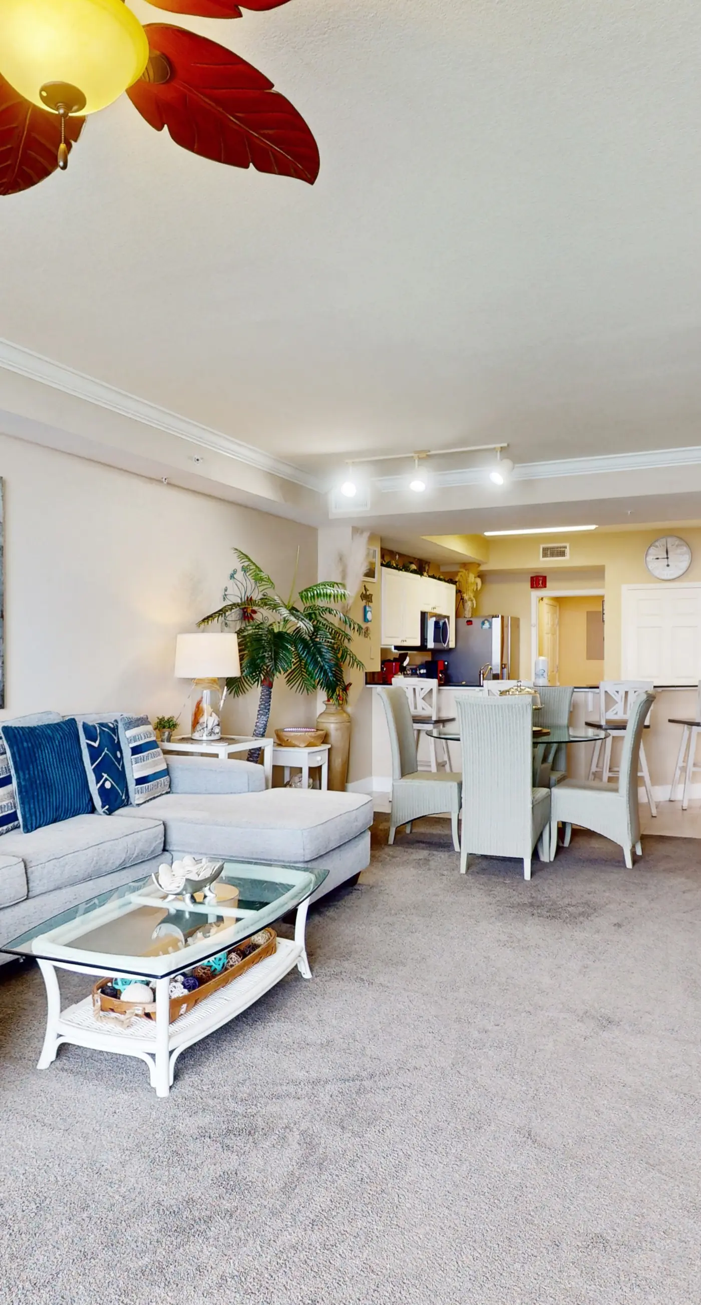 Remodeled family-friendly, beachfront condo w/ Gulf views, Pool & Hot tub