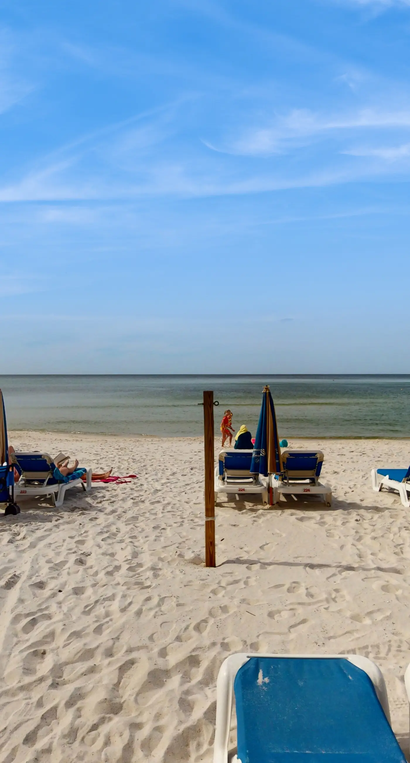 Remodeled family-friendly, beachfront condo w/ Gulf views, Pool & Hot tub