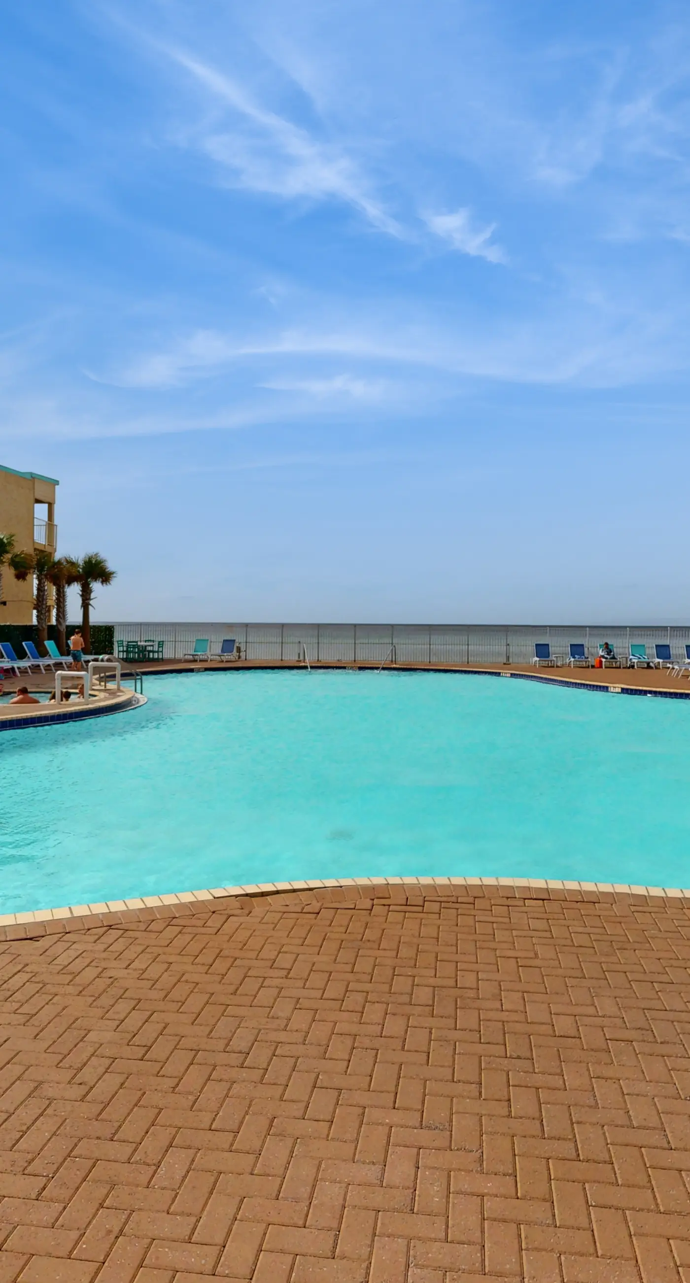 Remodeled family-friendly, beachfront condo w/ Gulf views, Pool & Hot tub