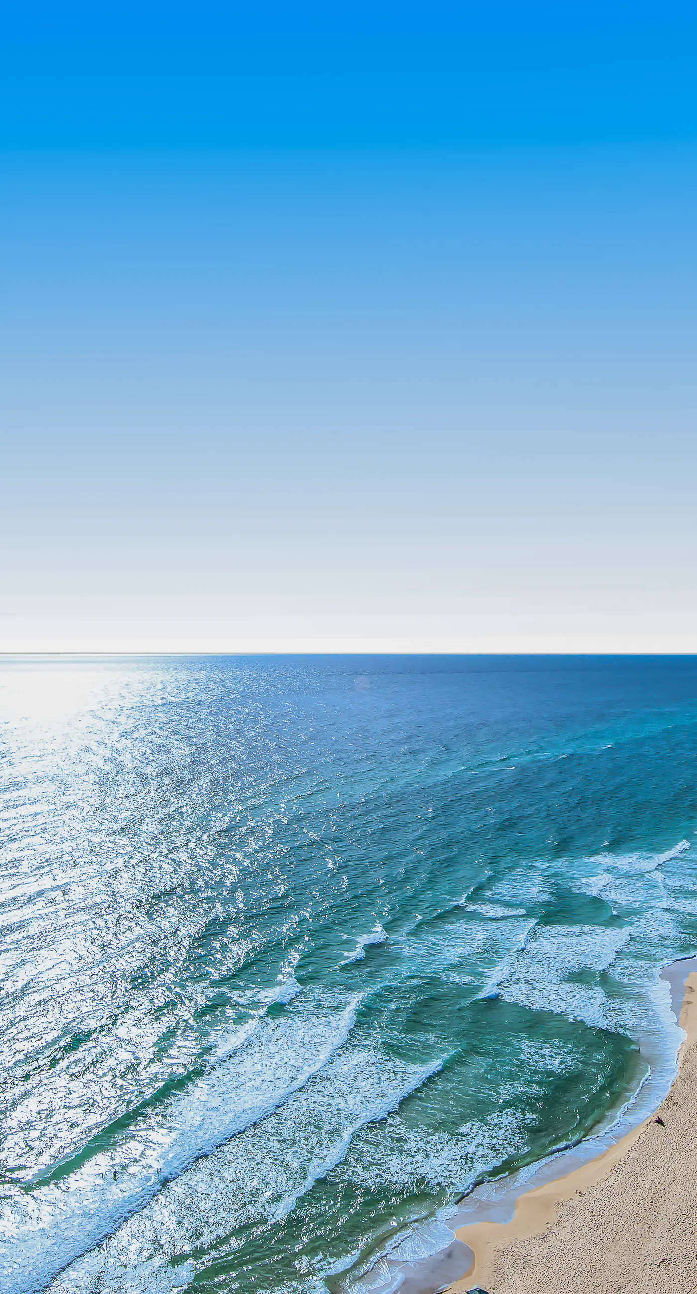 Remodeled family-friendly, beachfront condo w/ Gulf views, Pool & Hot tub