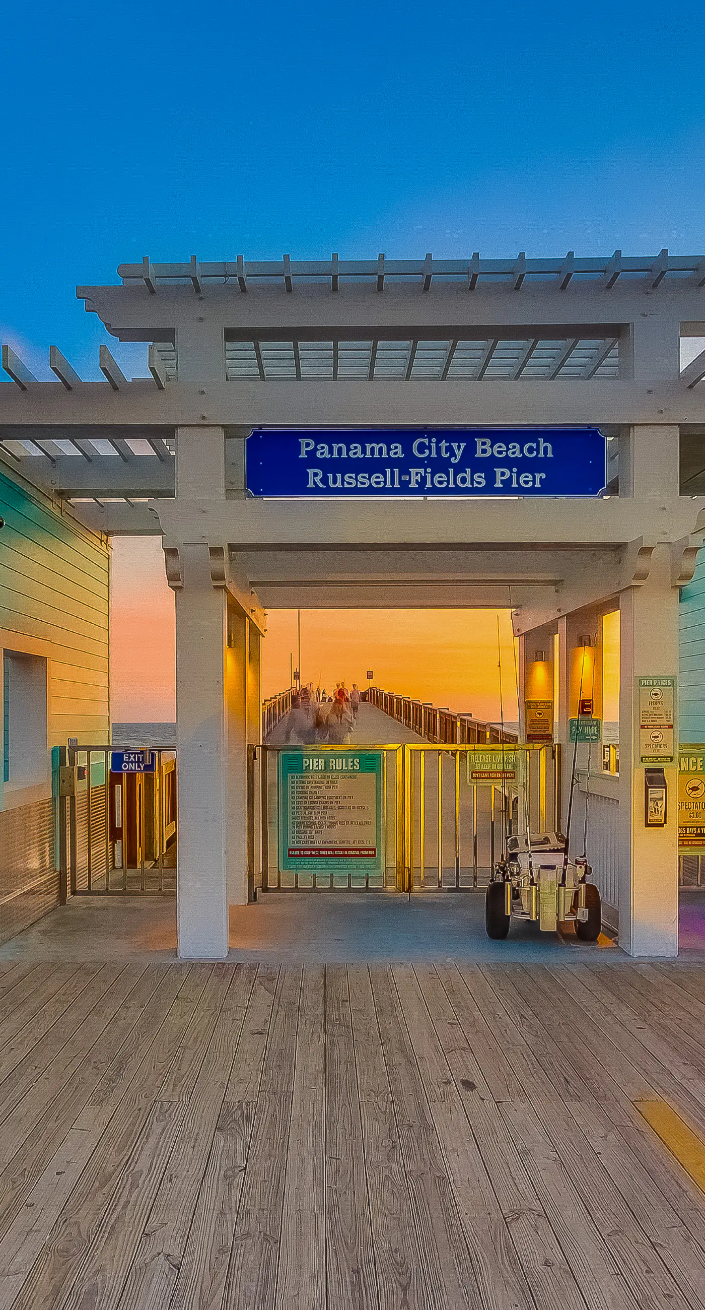 Remodeled family-friendly, beachfront condo w/ Gulf views, Pool & Hot tub
