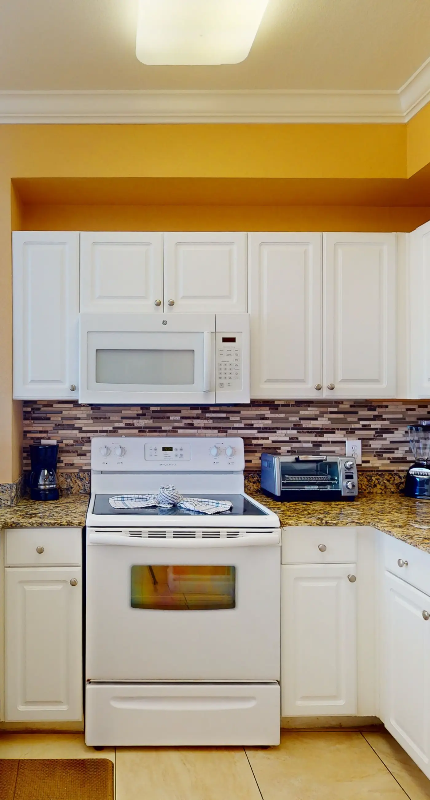 Gulf-Front Condo on 19th Floor w/Furnished Balcony, Shared Pools & Hot tubs