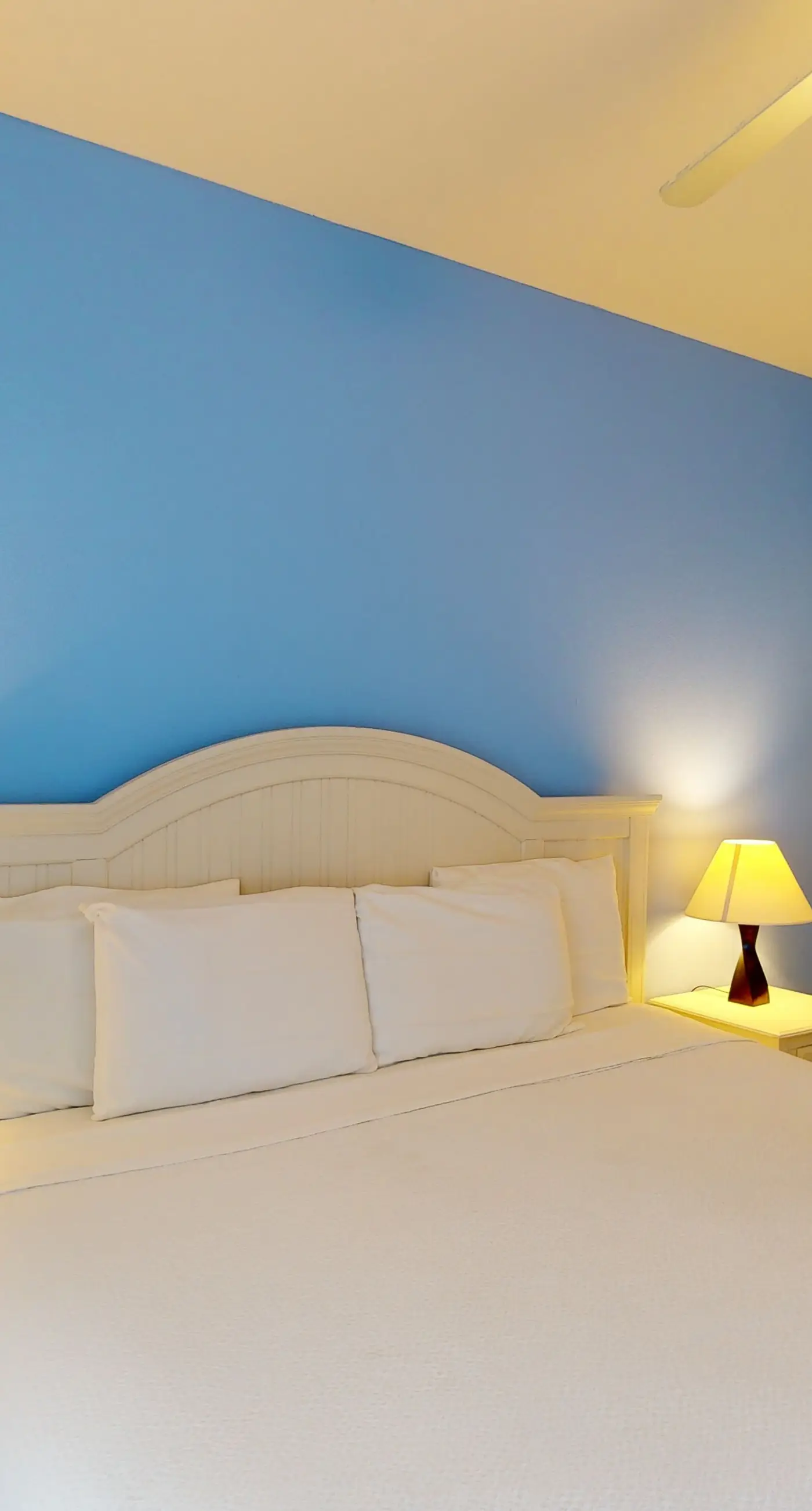 Gulf-Front Condo on 19th Floor w/Furnished Balcony, Shared Pools & Hot tubs