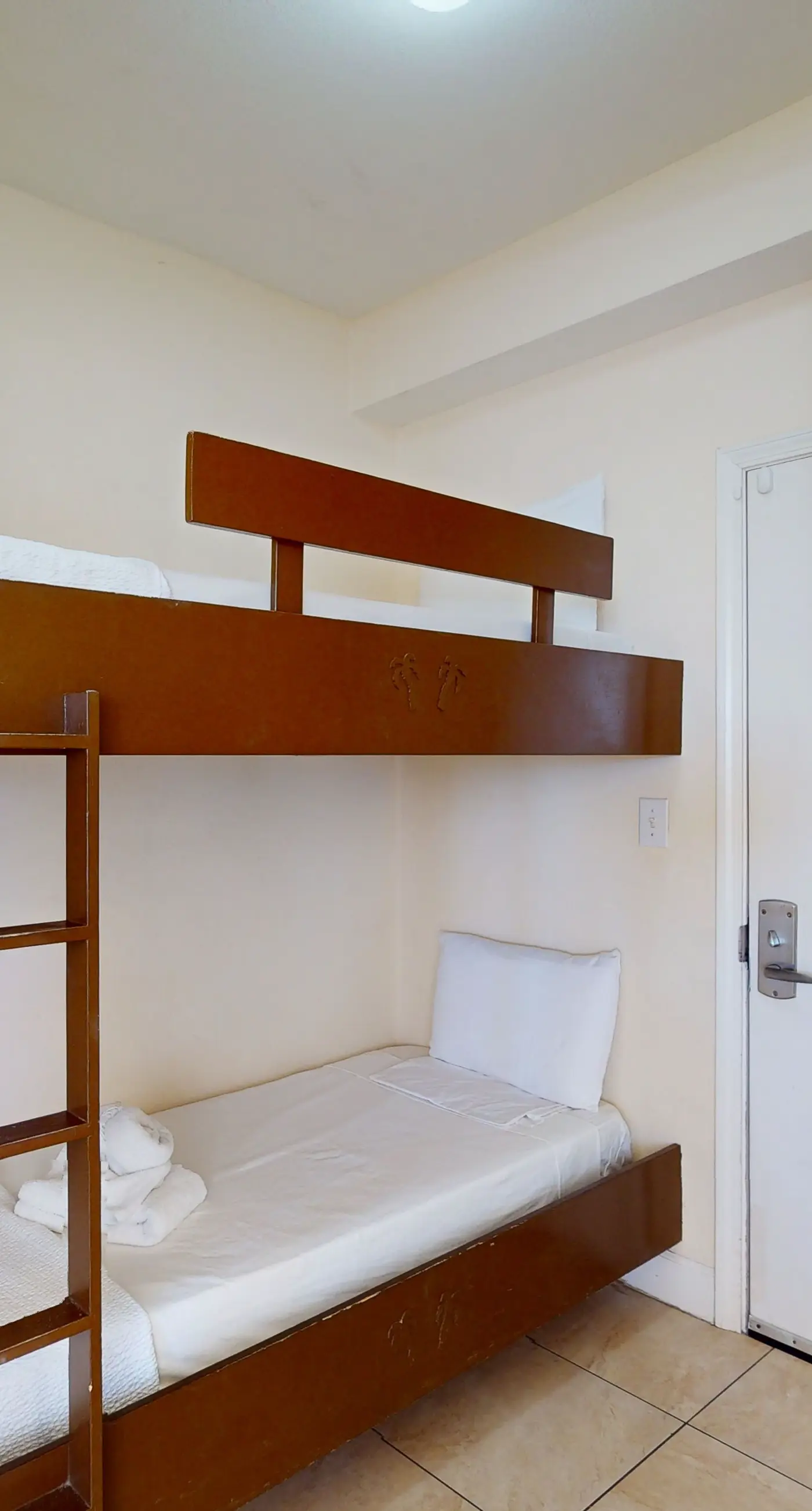 Gulf-Front Condo on 19th Floor w/Furnished Balcony, Shared Pools & Hot tubs