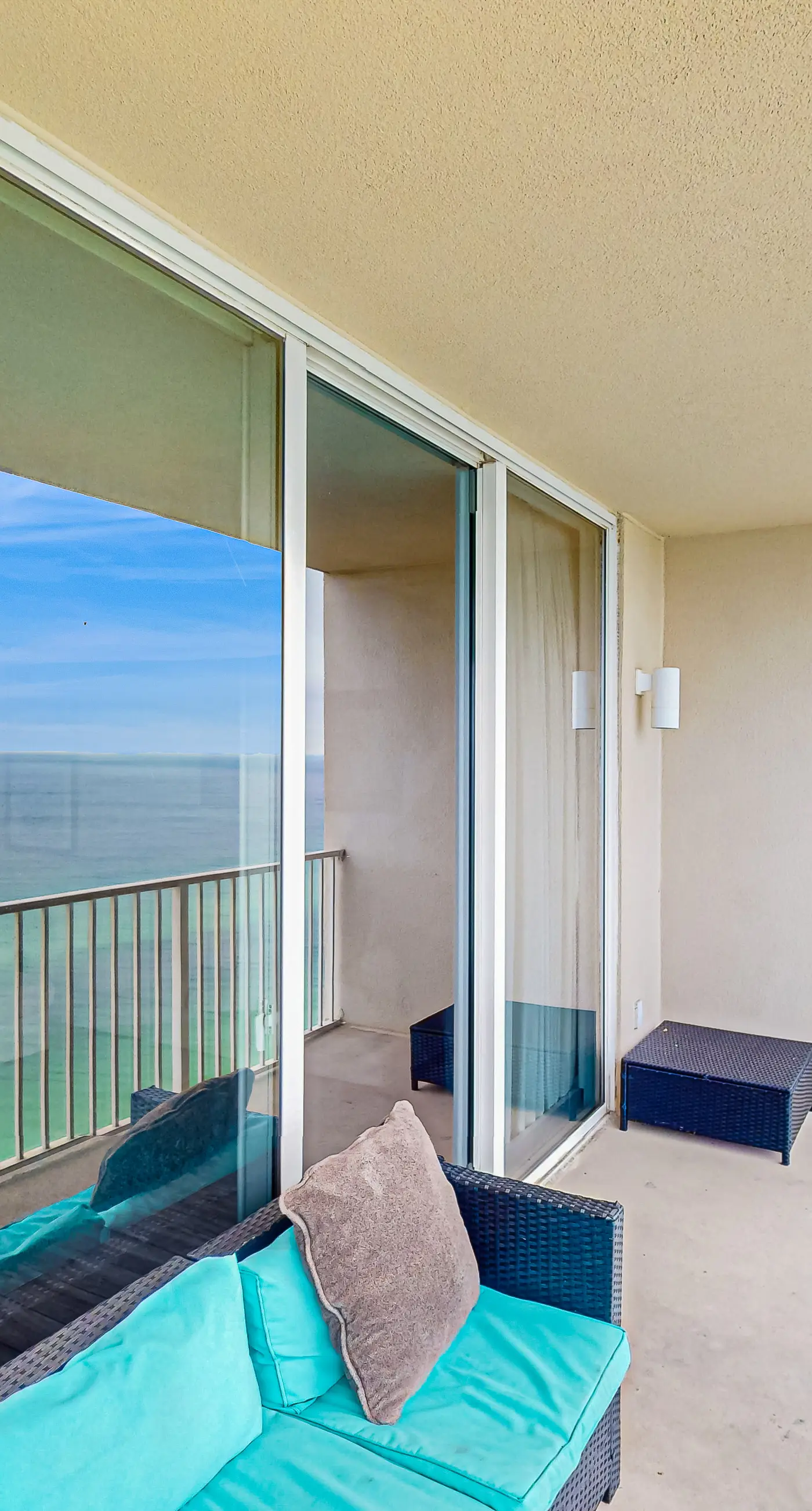 19th-floor Gulf-front condo with Gulf views, pools, hot tubs, tennis, sauna, gym