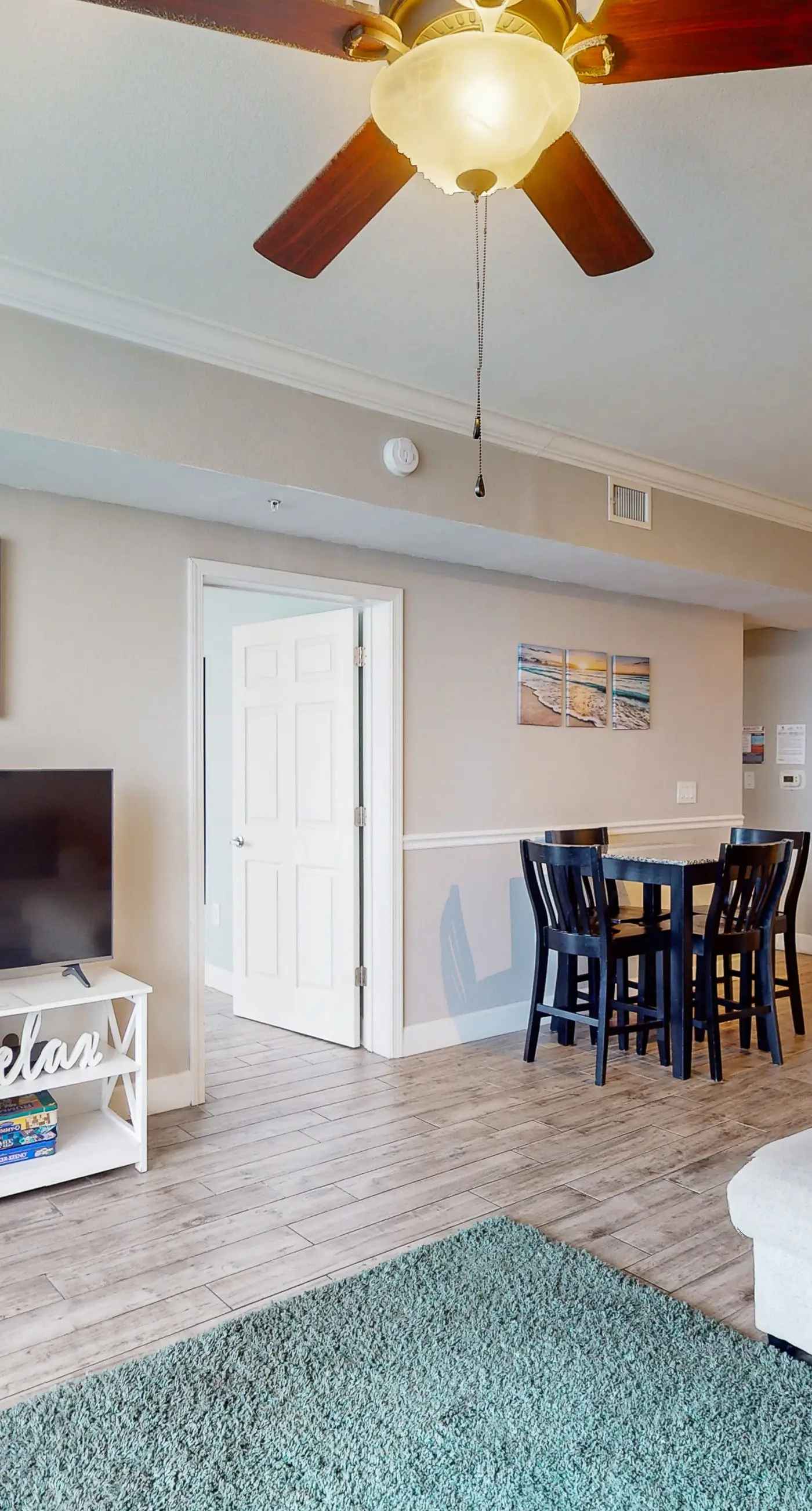 19th-floor Gulf-front condo with Gulf views, pools, hot tubs, tennis, sauna, gym