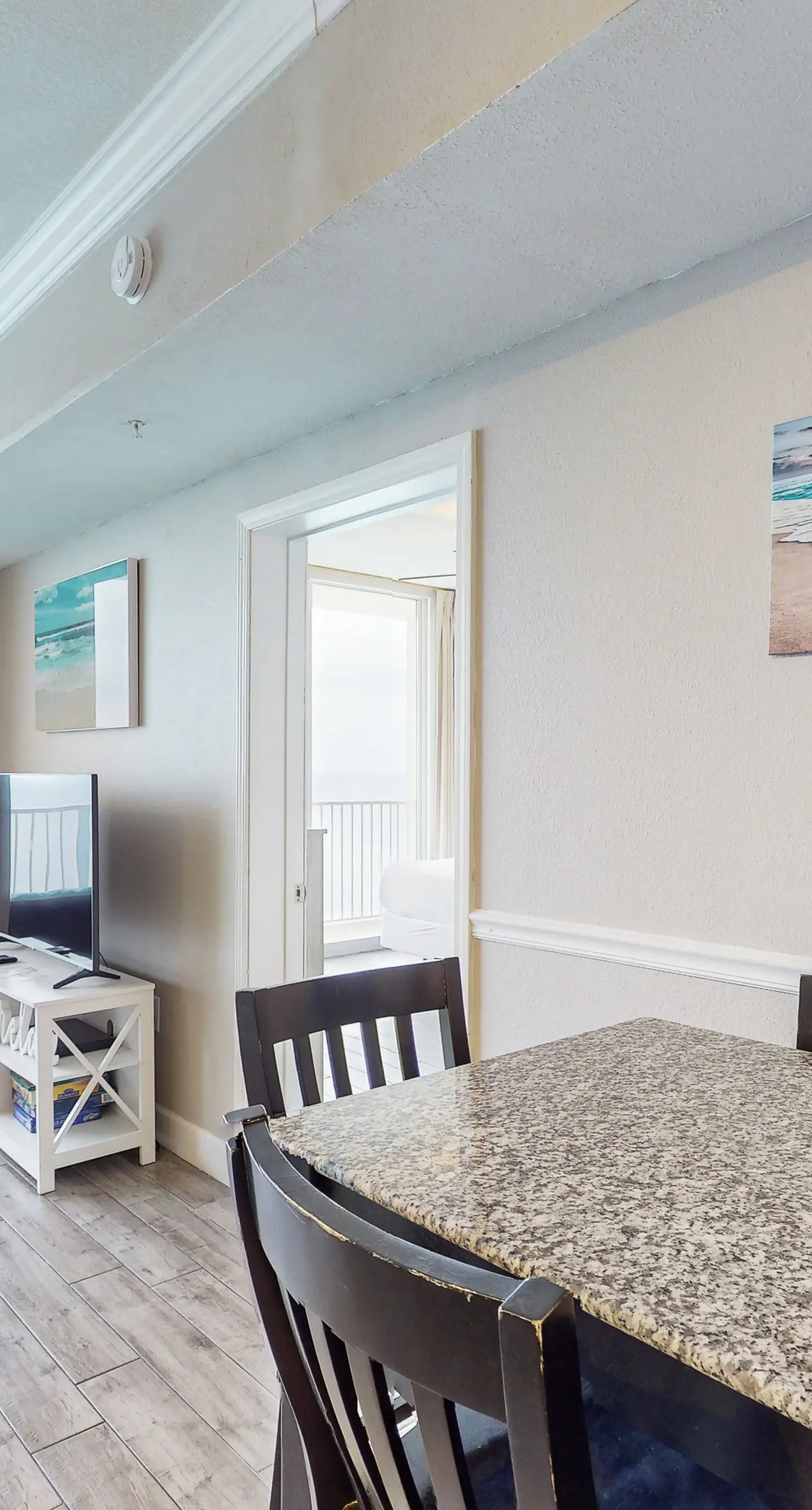 19th-floor Gulf-front condo with Gulf views, pools, hot tubs, tennis, sauna, gym