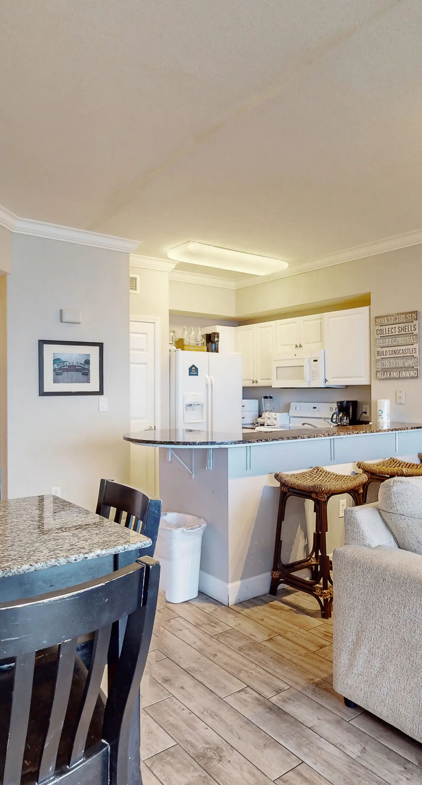 19th-floor Gulf-front condo with Gulf views, pools, hot tubs, tennis, sauna, gym