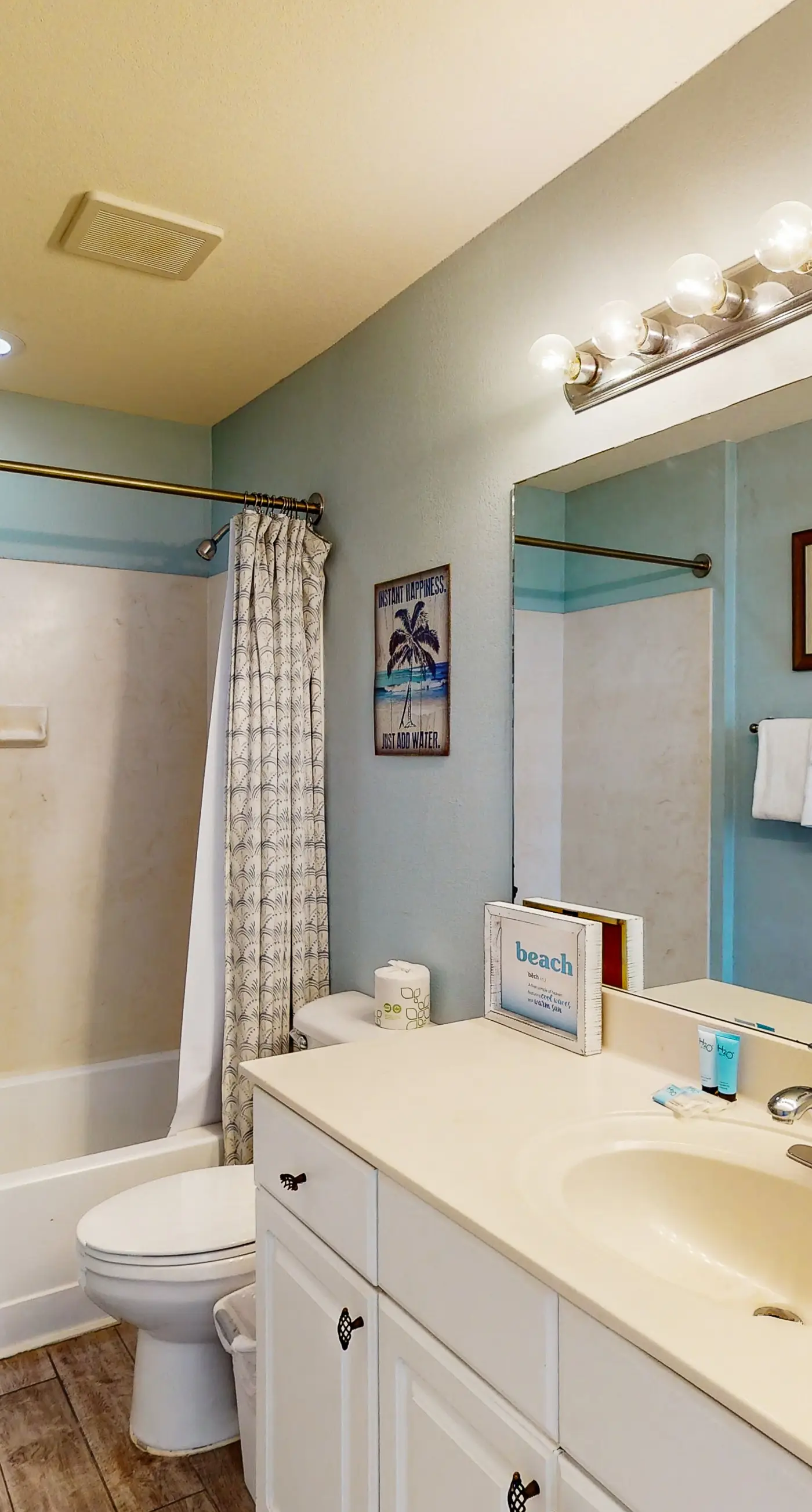 19th-floor Gulf-front condo with Gulf views, pools, hot tubs, tennis, sauna, gym