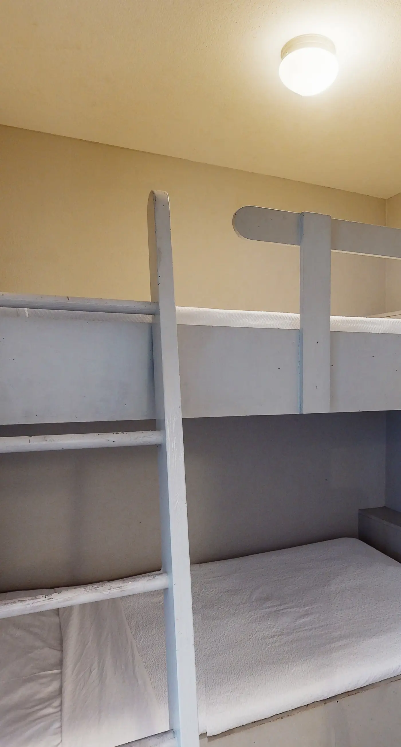 19th-floor Gulf-front condo with Gulf views, pools, hot tubs, tennis, sauna, gym