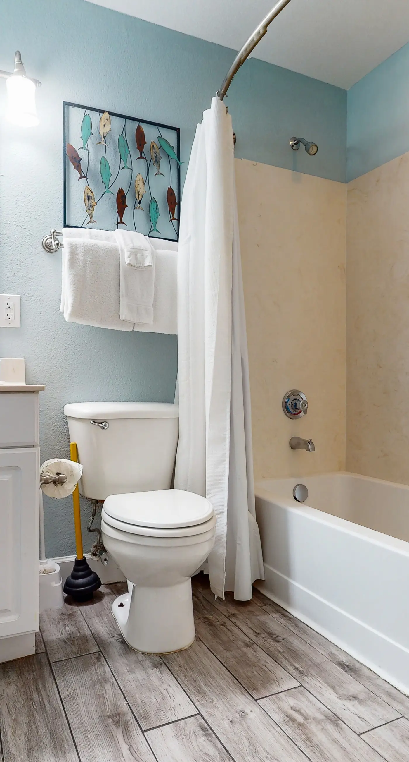 19th-floor Gulf-front condo with Gulf views, pools, hot tubs, tennis, sauna, gym