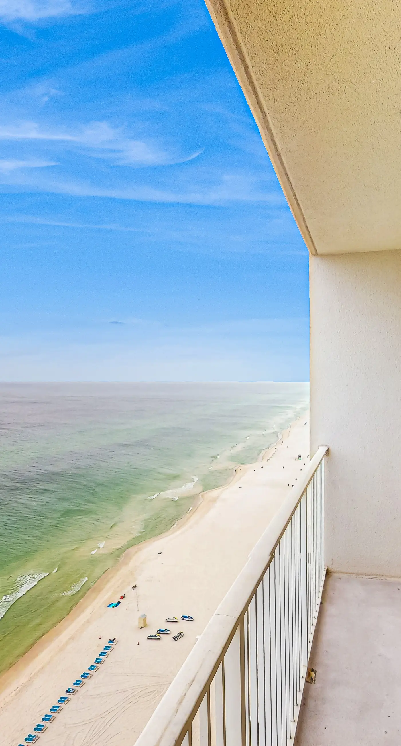 19th-floor Gulf-front condo with Gulf views, pools, hot tubs, tennis, sauna, gym