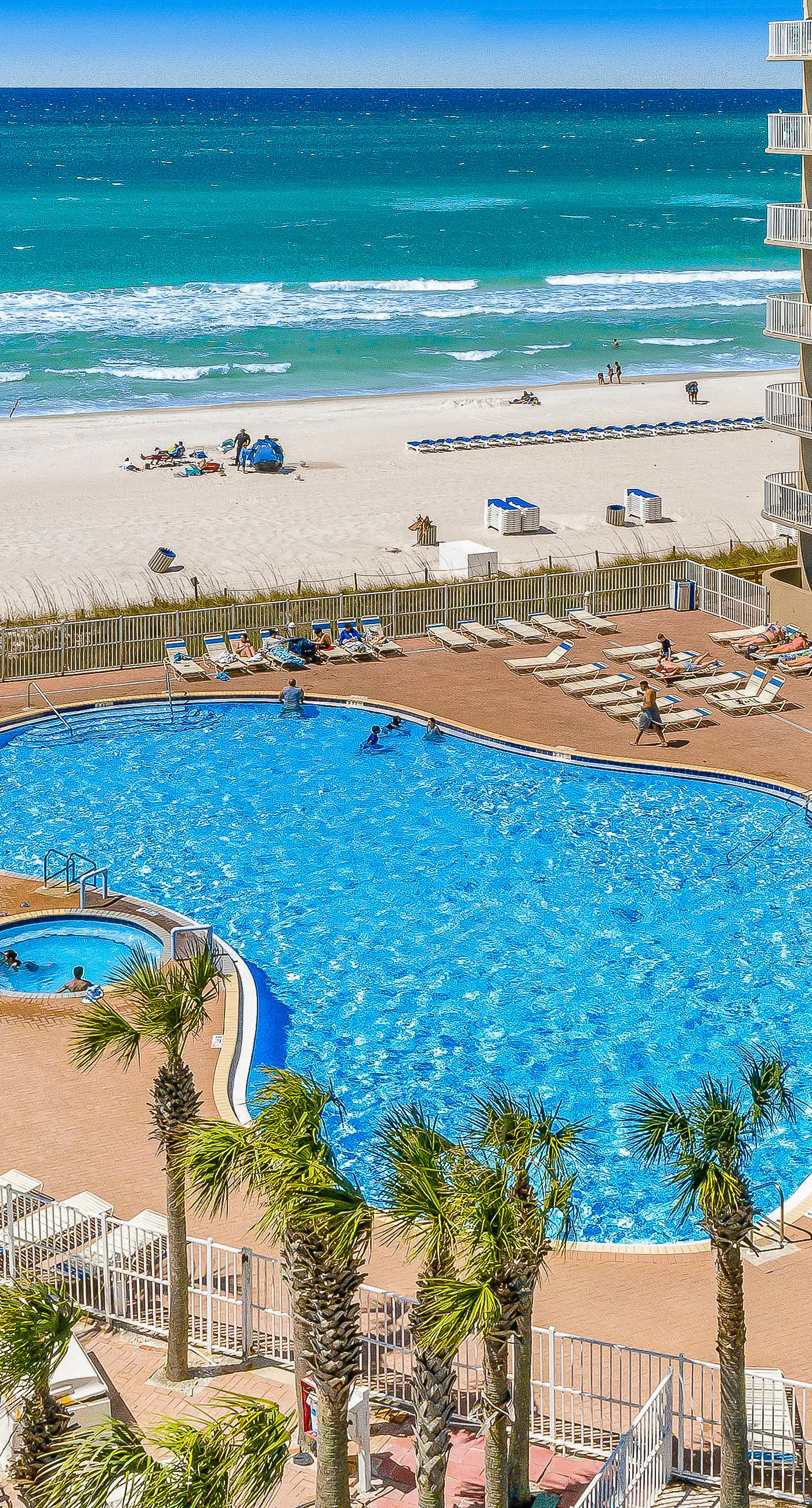 19th-floor Gulf-front condo with Gulf views, pools, hot tubs, tennis, sauna, gym