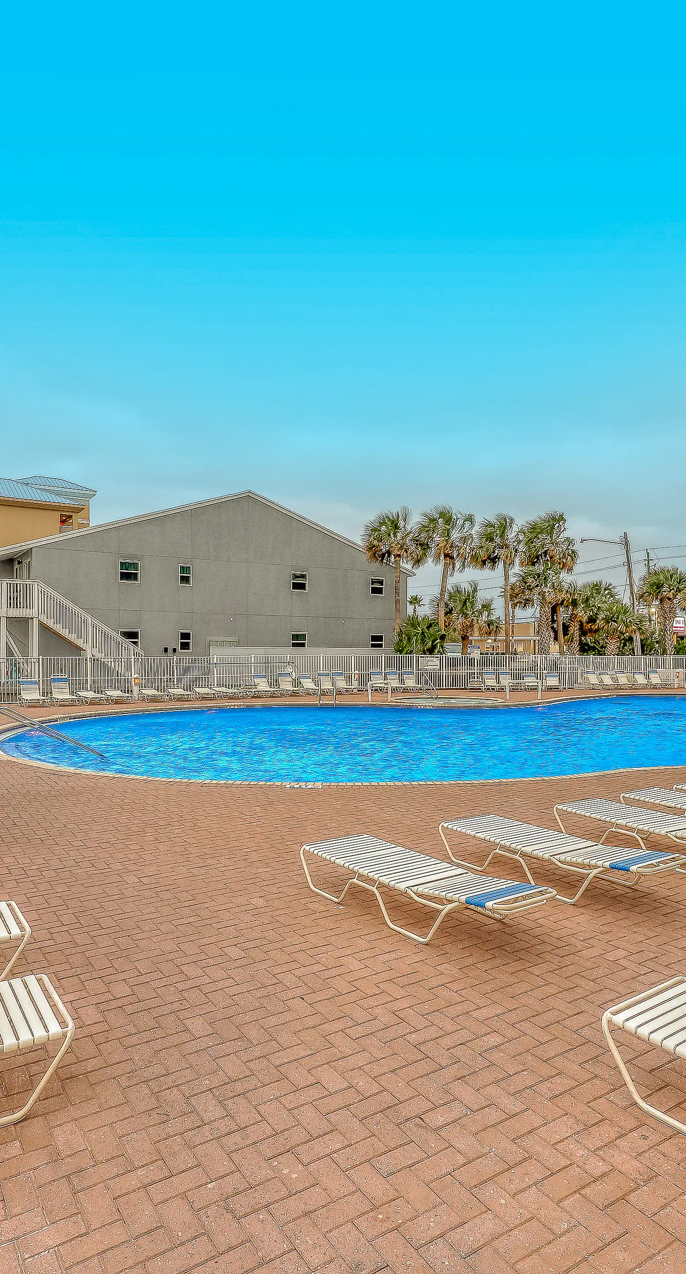 19th-floor Gulf-front condo with Gulf views, pools, hot tubs, tennis, sauna, gym