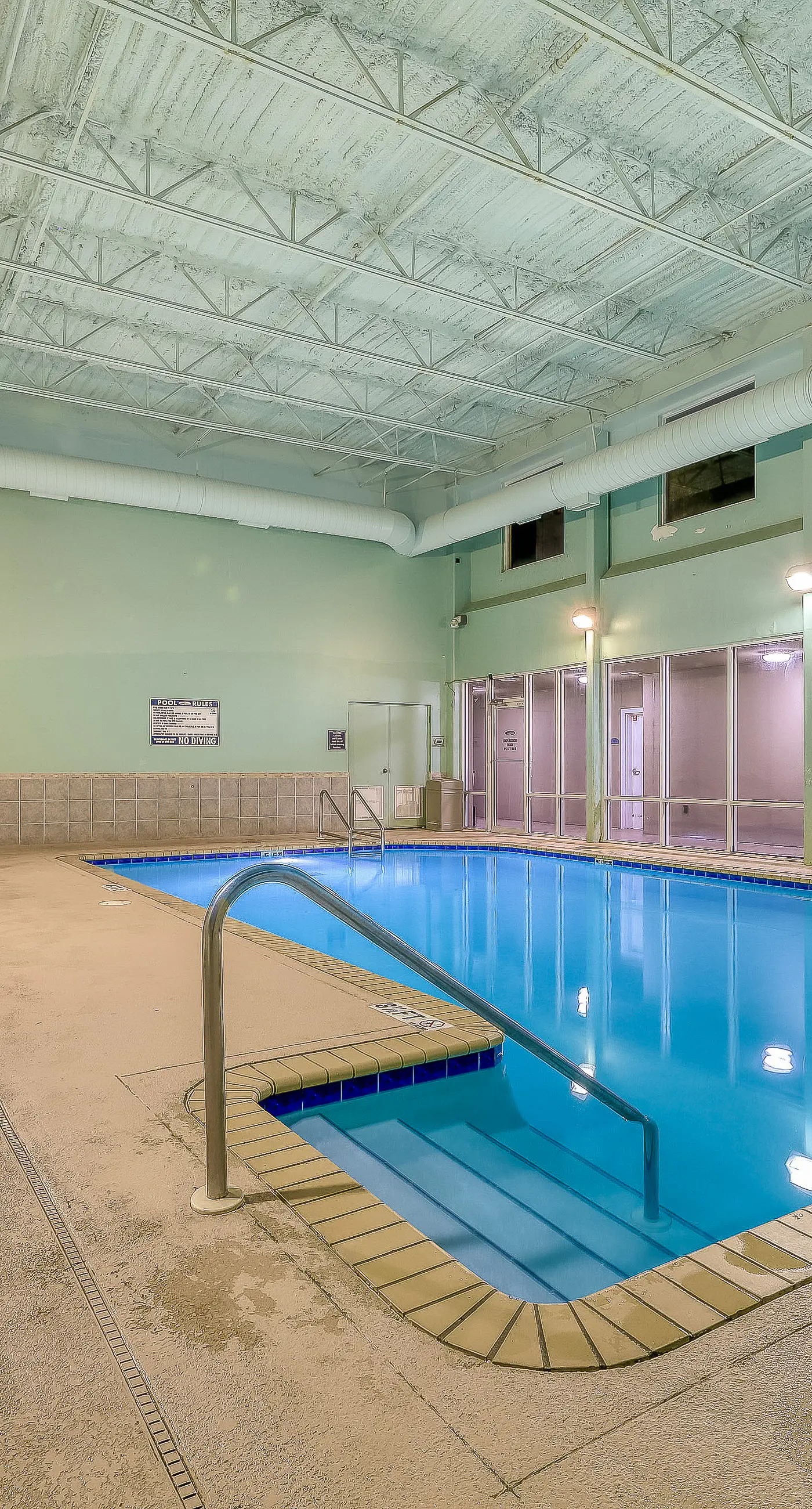 19th-floor Gulf-front condo with Gulf views, pools, hot tubs, tennis, sauna, gym