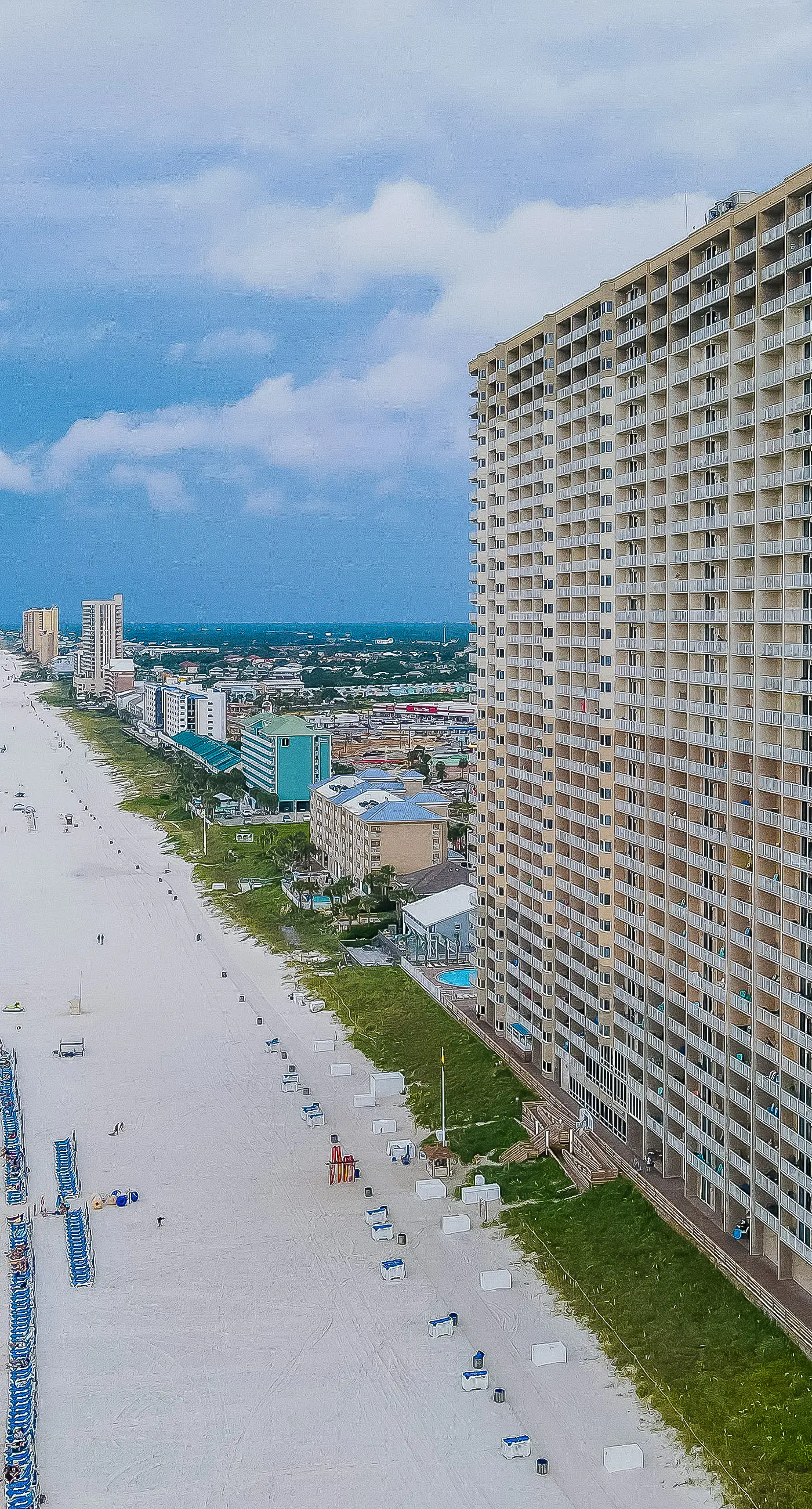 19th-floor Gulf-front condo with Gulf views, pools, hot tubs, tennis, sauna, gym