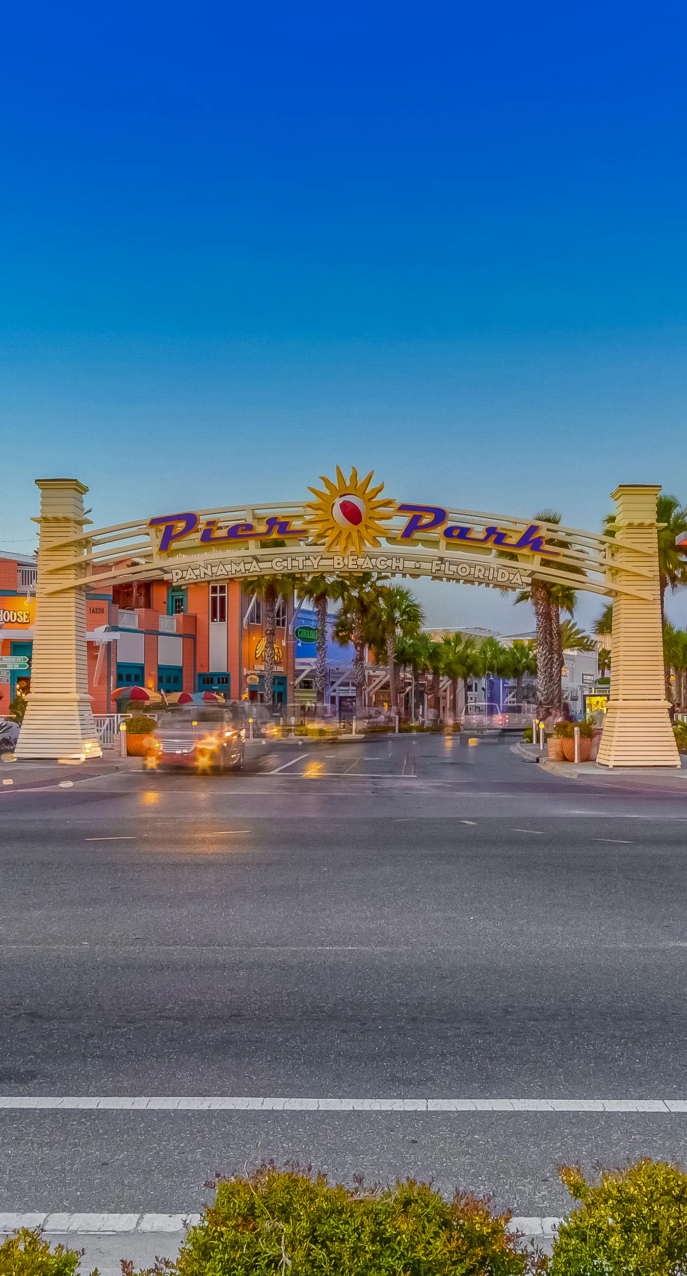 19th-floor Gulf-front condo with Gulf views, pools, hot tubs, tennis, sauna, gym