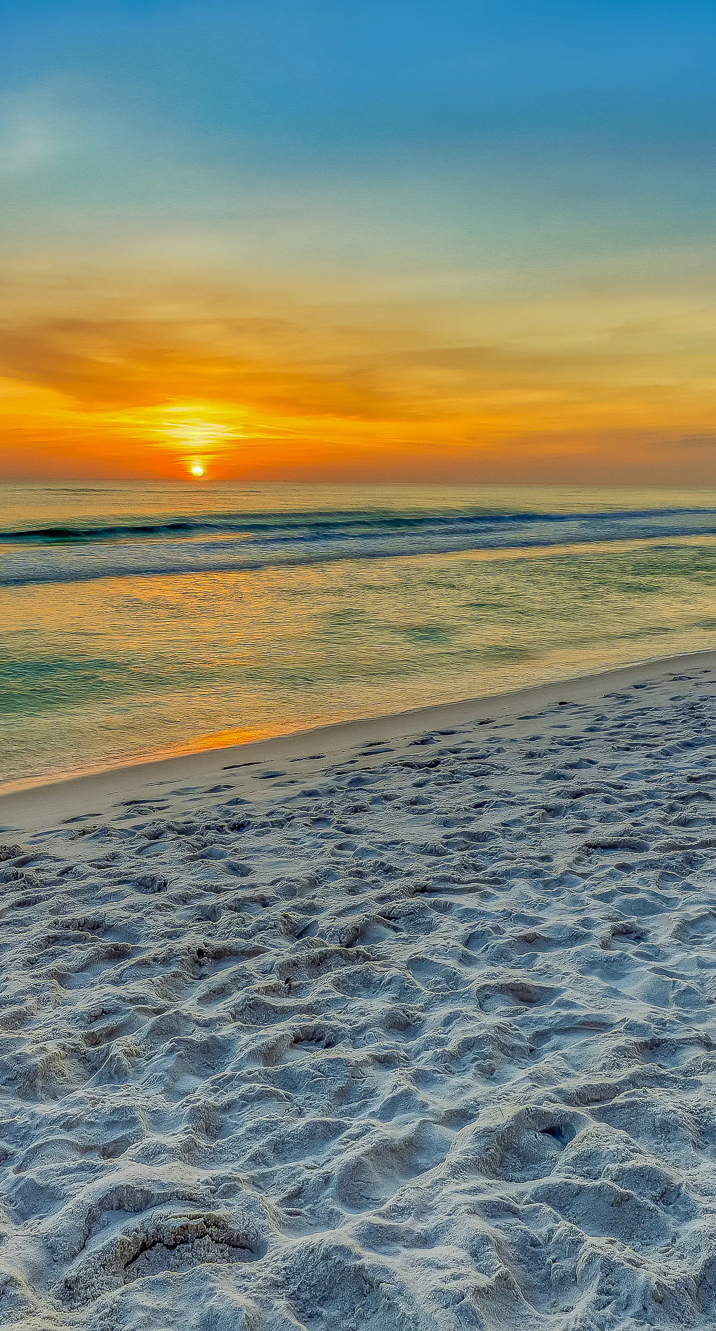 19th-floor Gulf-front condo with Gulf views, pools, hot tubs, tennis, sauna, gym