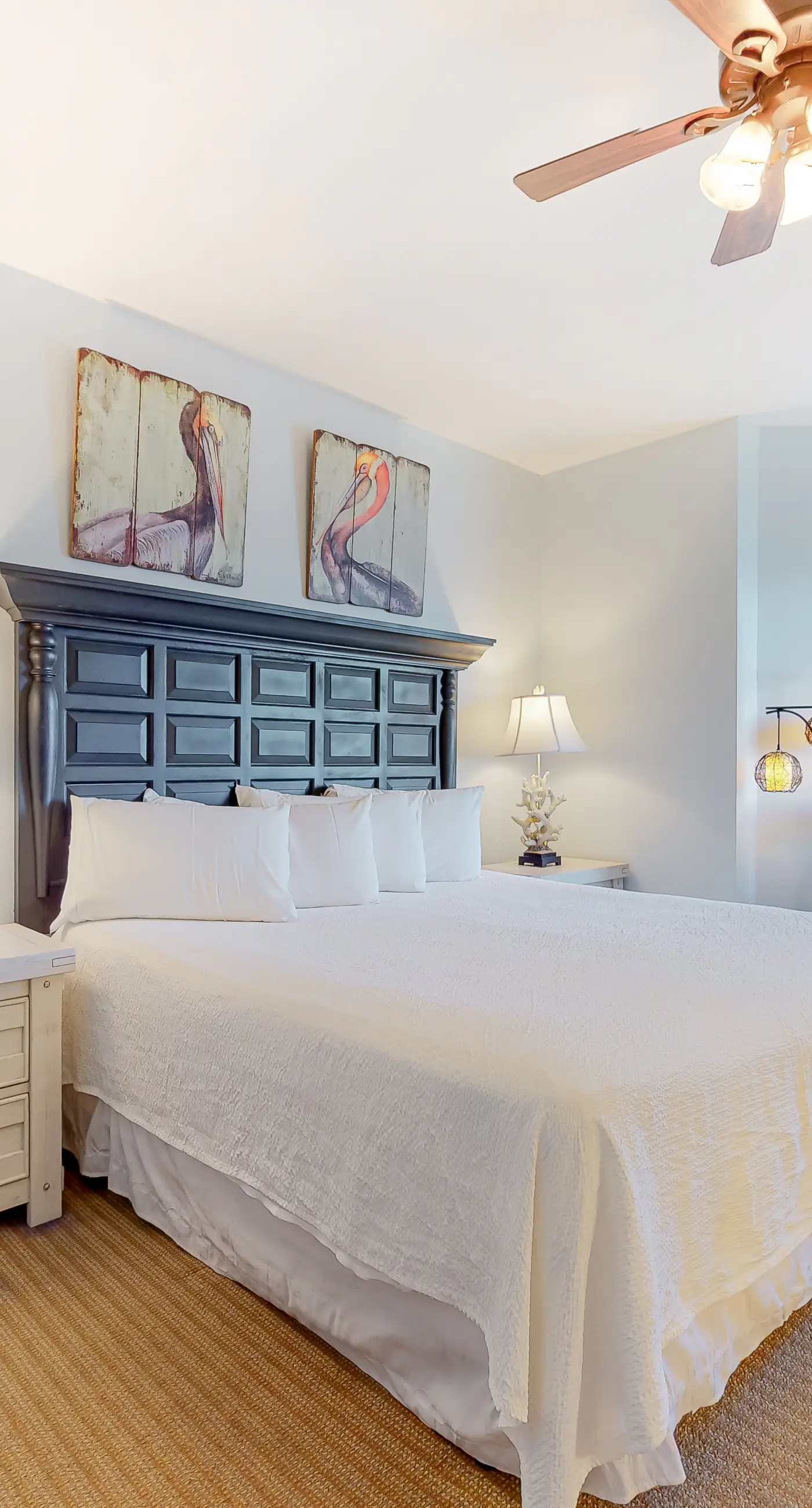 Spacious high-rise condo with stunning beachfront views, pools & hot tubs