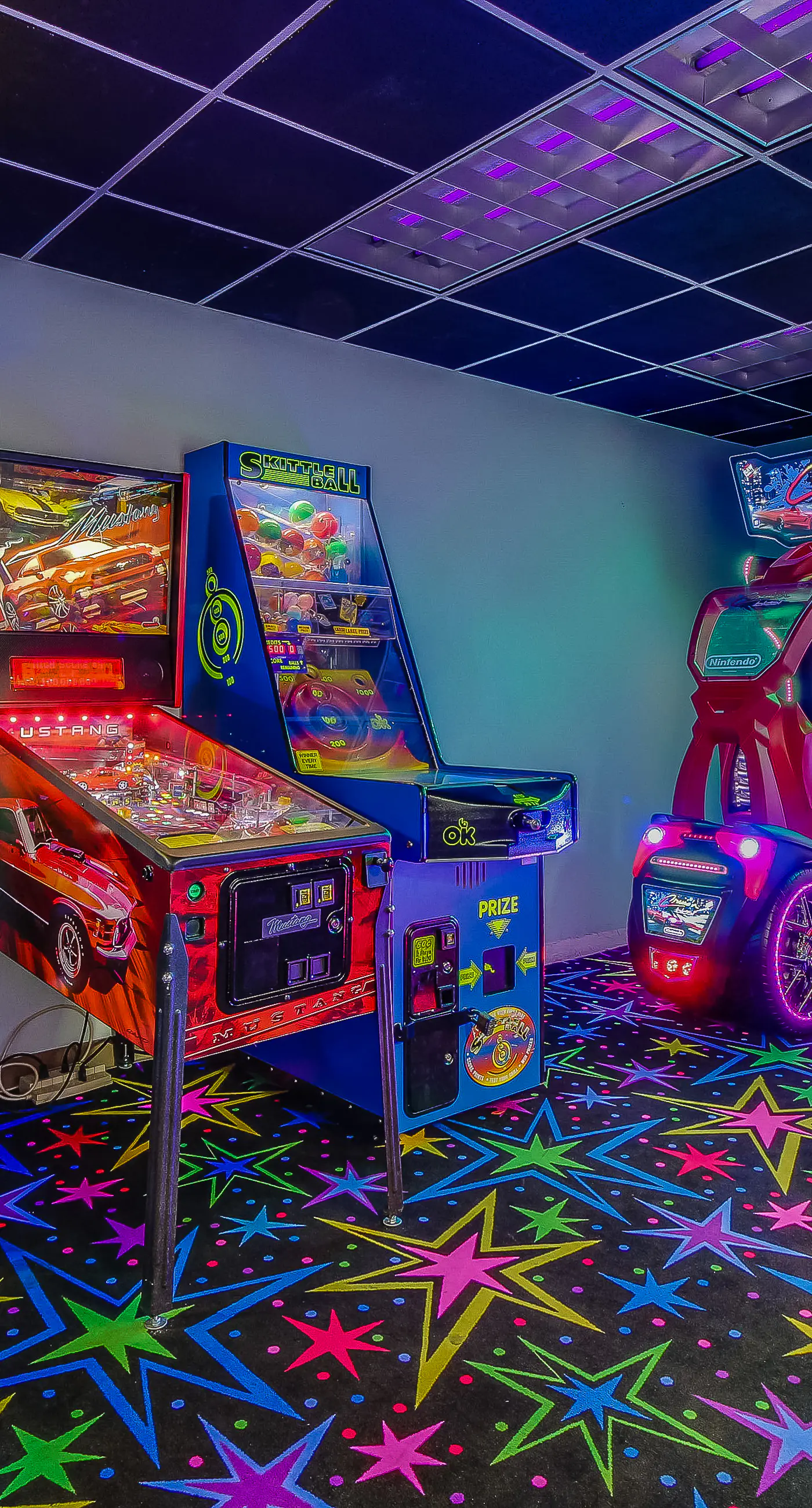 Spacious high-rise condo with stunning beachfront views, pools & hot tubs