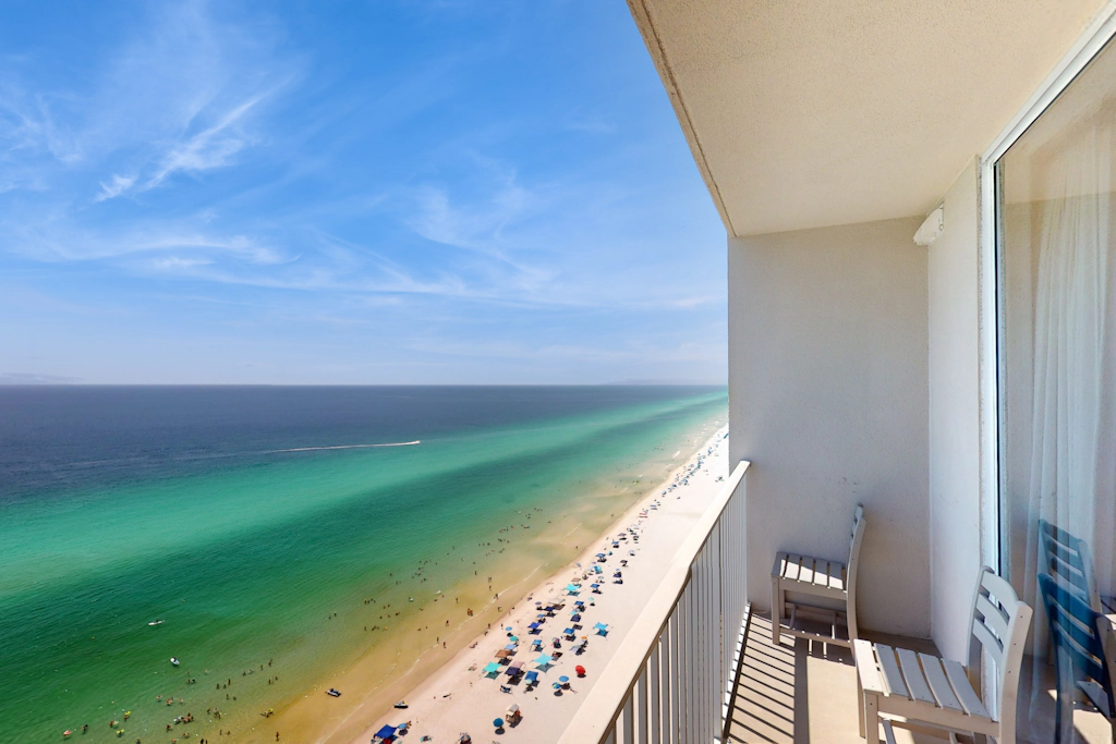21st Floor Oceanfront Condo with Shared Pool & Hot Tub, Ocean View